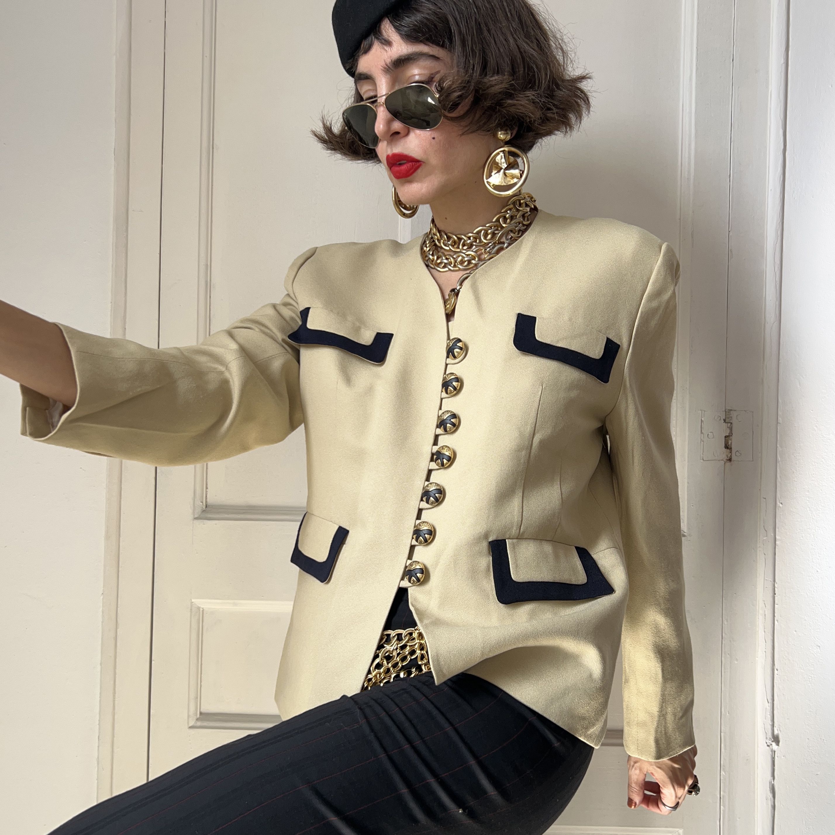 Vintage Vintage 90s Beige Collarless Blazer Navy Blue Trim Size XL / US 12-14 / IT 48-50 - 6 Thumbnail