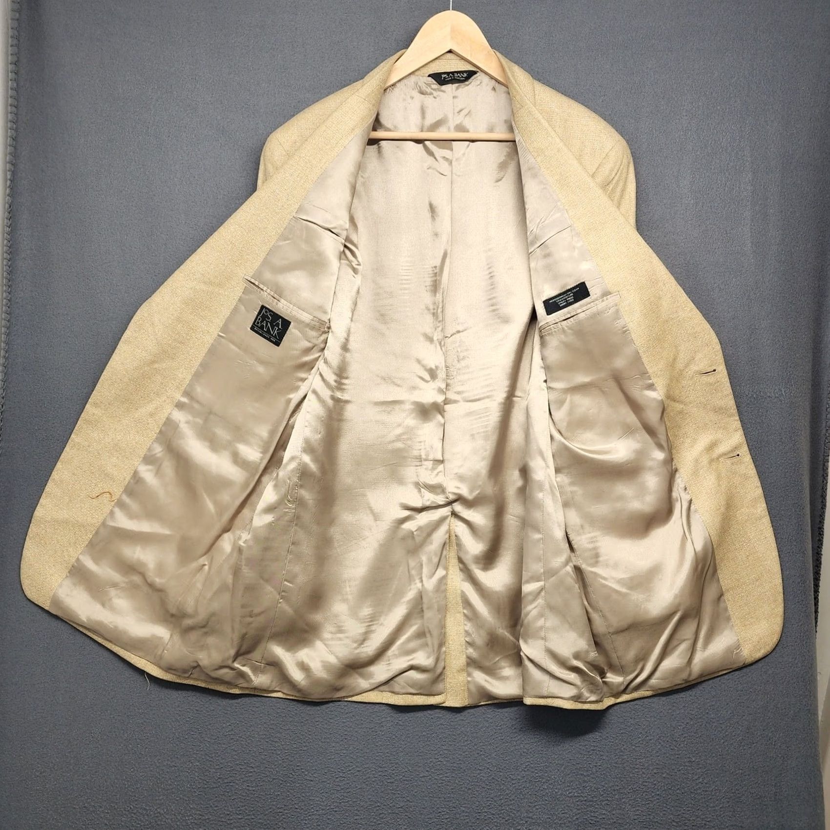 Jos. A. Bank VINTAGE Jos A Bank Jacket Blazer Mens 42L Pale Yellow Gold 100% Silk Sport Coat Mens Button Closure Silk Gold 42L Mens Women Best Fit? Size 42R - 2 Thumbnail