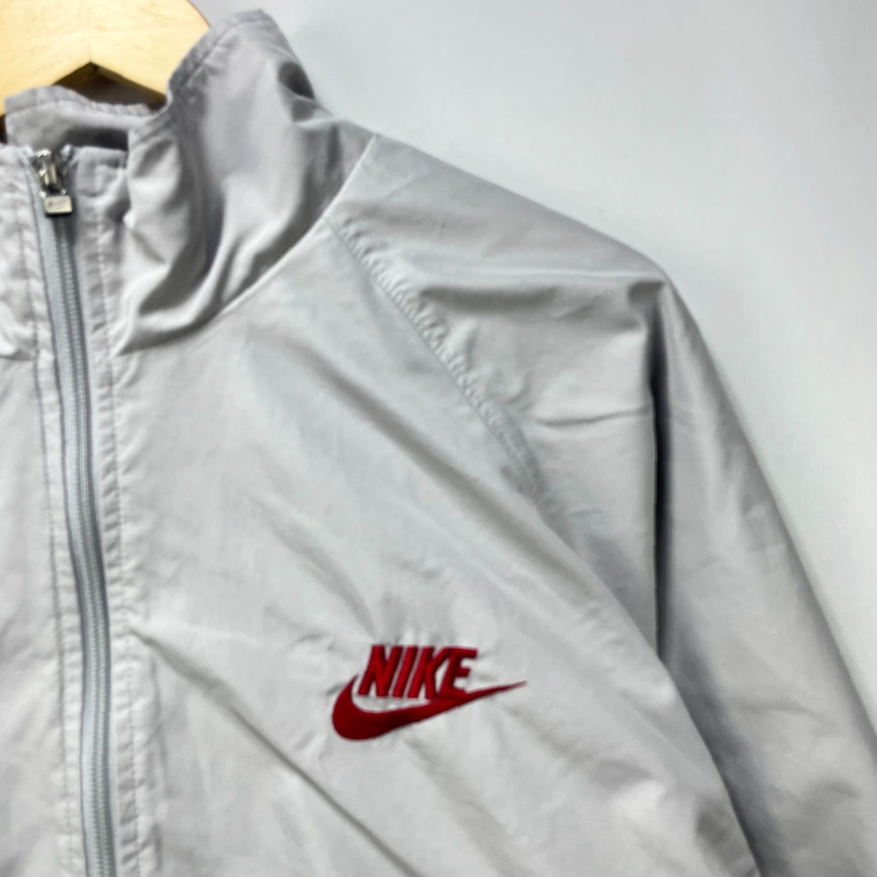 Nike VINTAGE Nike Windbreaker Jacket XL Gray Swoosh Men Long Sleeve Polyester Activewear Size US XL / EU 56 / 4 - 3 Thumbnail