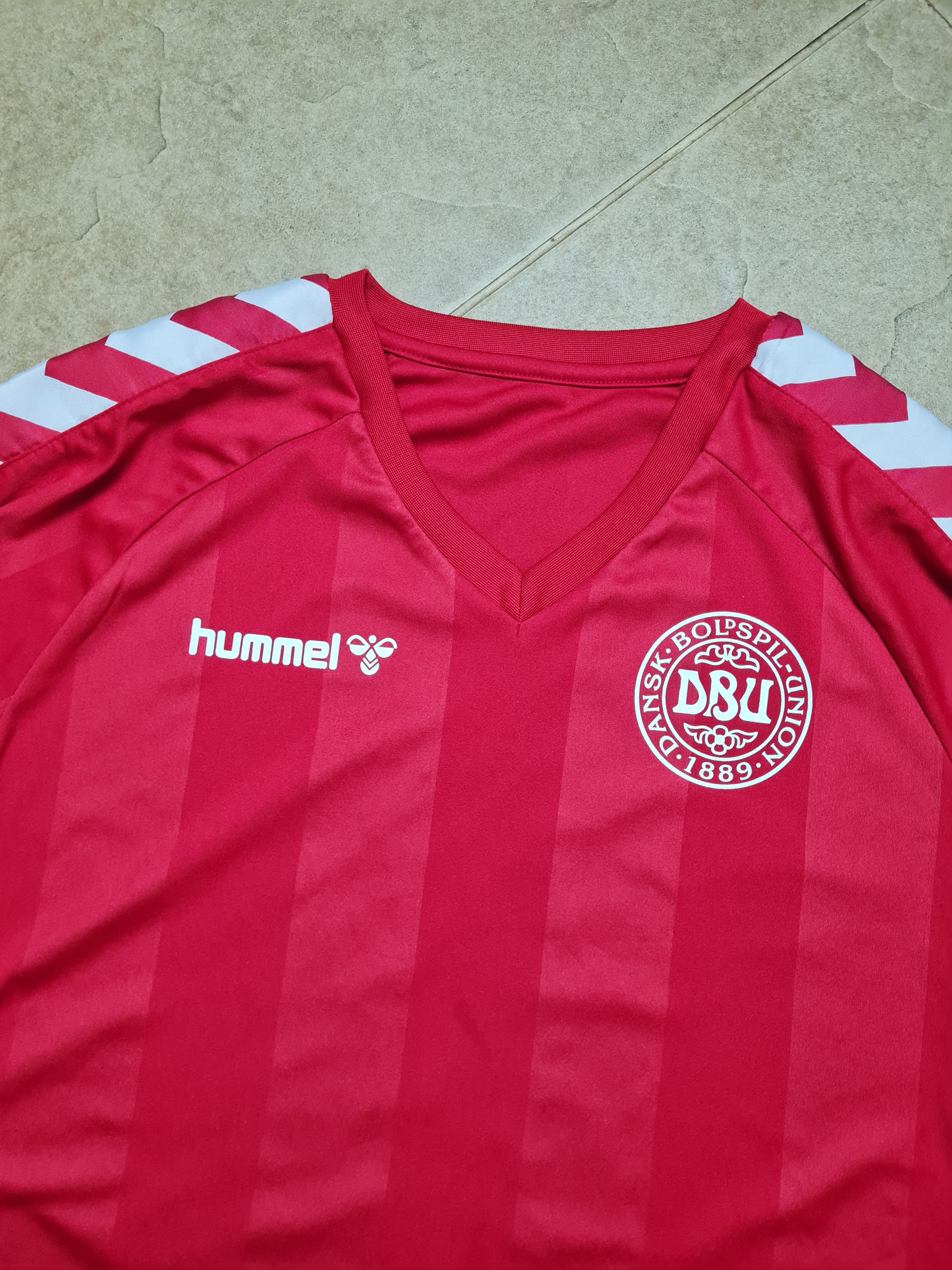 Hummel RETRO DENMARK 1983 #8 JESPER OLSEN FOOTBALL SHIRT HUMMEL Size US M / EU 48-50 / 2 - 1 Thumbnail