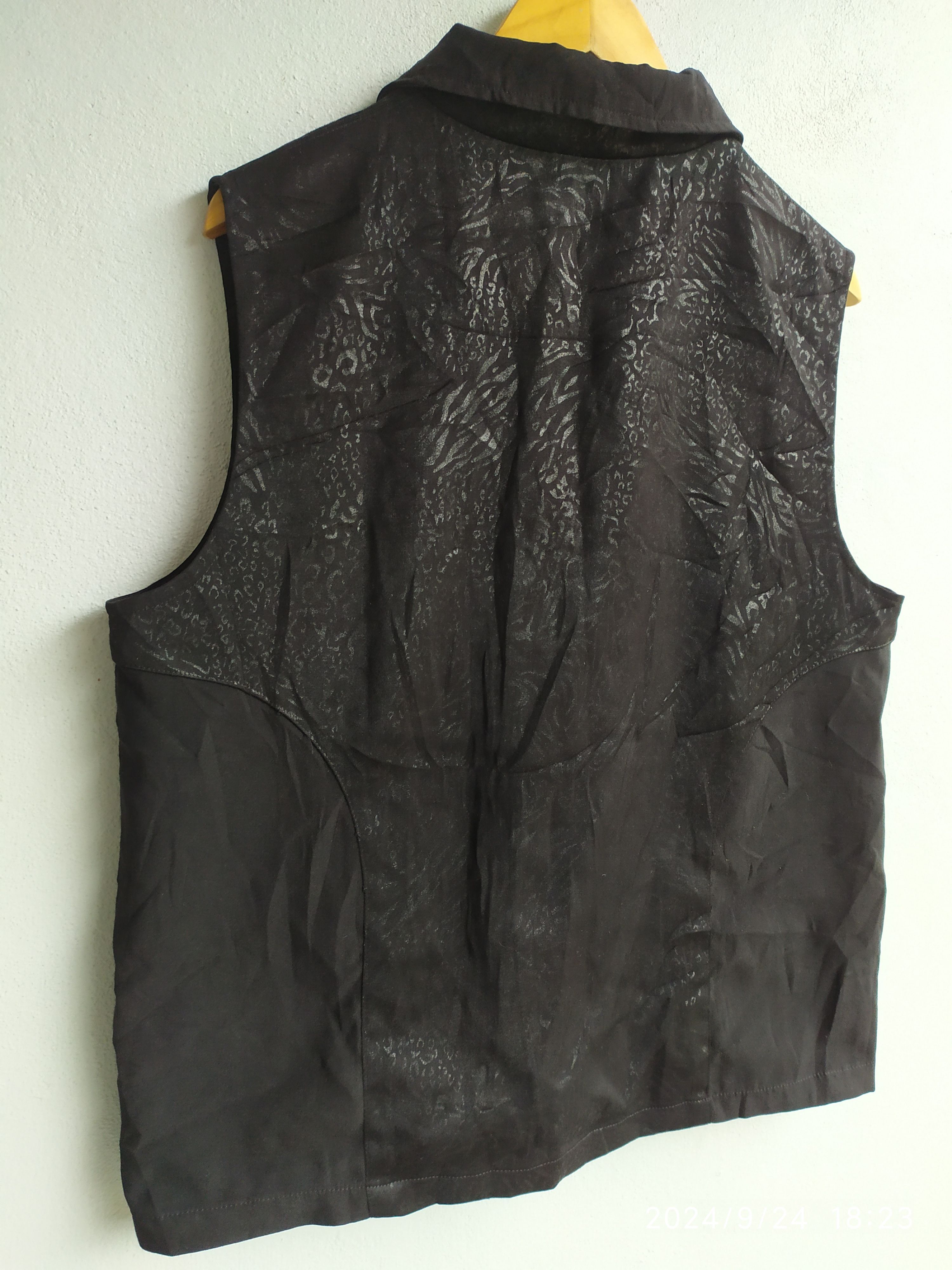 20471120 × If Six Was Nine × Japanese Brand Rose Fashion black Vest jacket Size US L / EU 52-54 / 3 - 4 Thumbnail