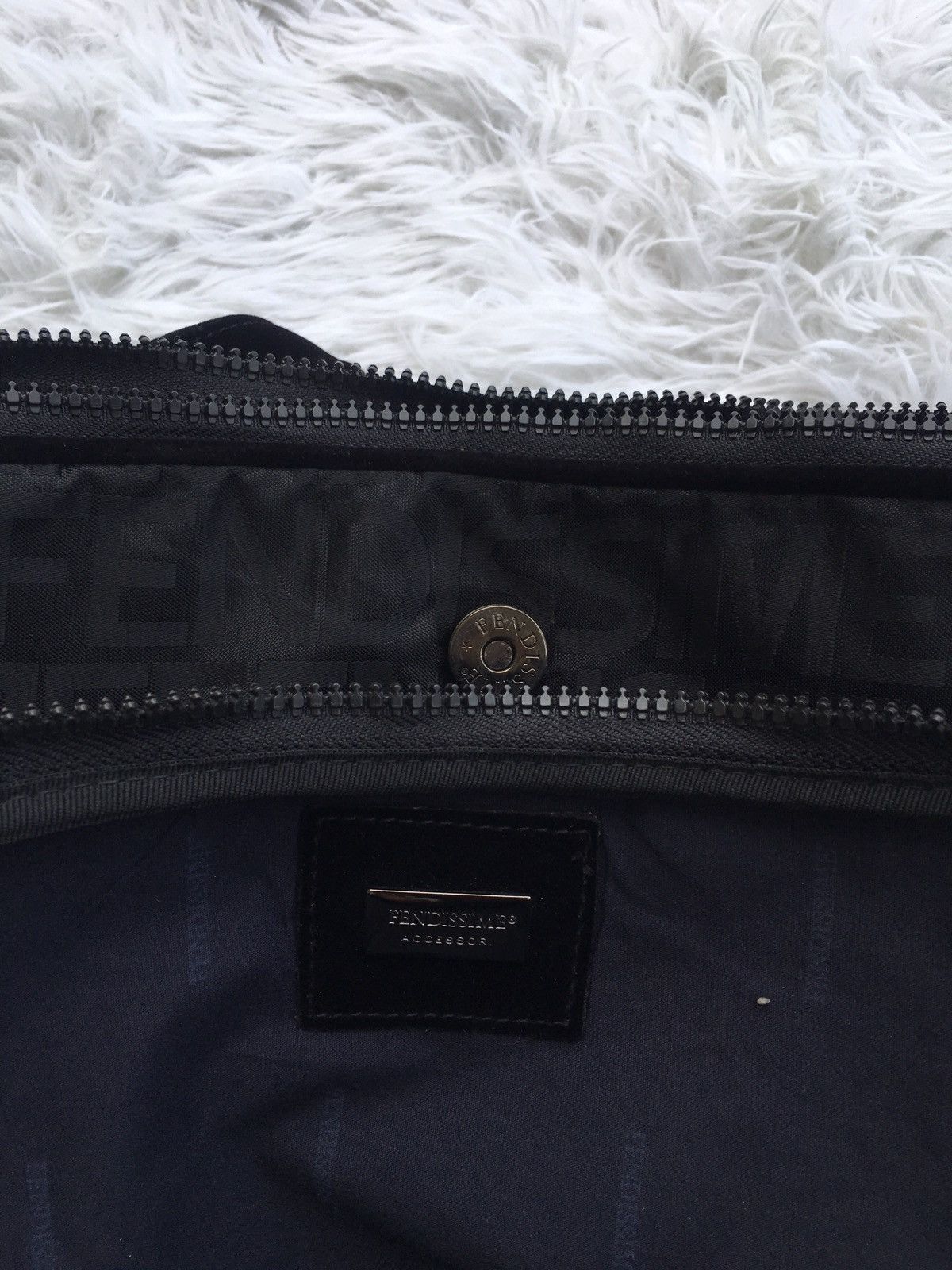 Fendi Rare Vintage Fendissme Shoulder Bag Size ONE SIZE - 19 Thumbnail