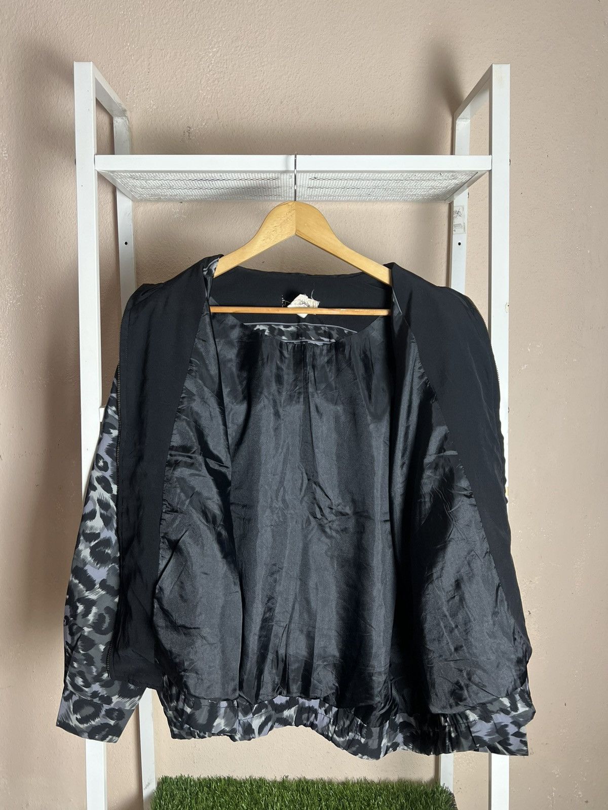 Japanese Brand Japanese Brand Leopard Embroidery Light Jacket Size L / US 10 / IT 46 - 8 Thumbnail