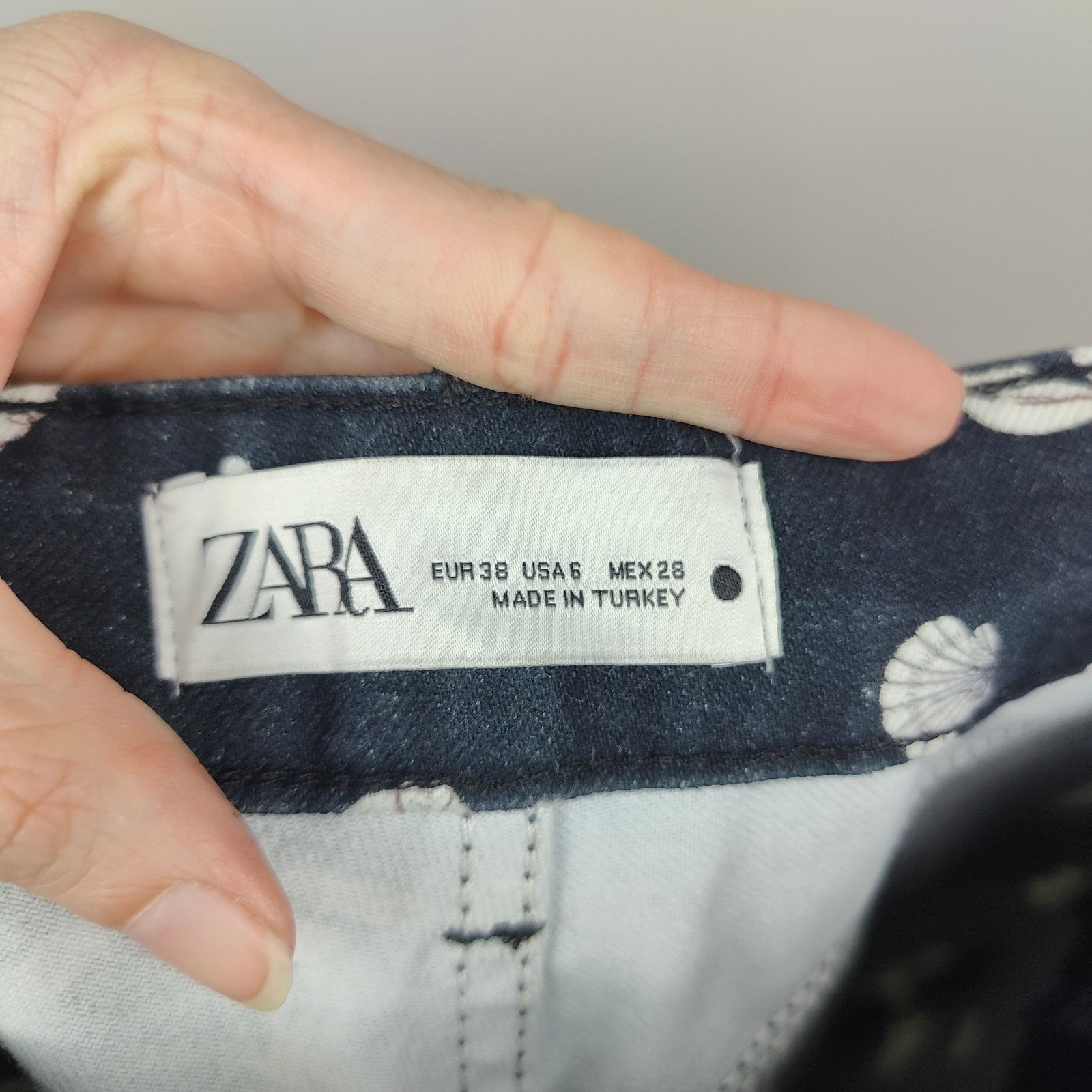 Zara Zara The Trevor Jeans Womens 6 Black Mermaid Print Straight Size 28" / US 6 / IT 42 - 7 Thumbnail