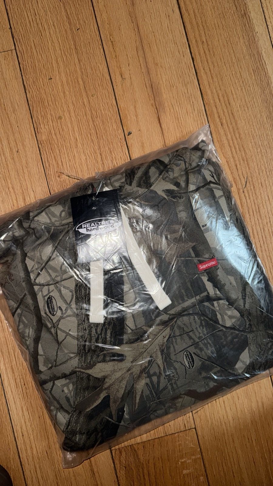 Supreme Supreme Small Box Logo Sweatshirt Realtree Large Size US L / EU 52-54 / 3 - 1 Thumbnail
