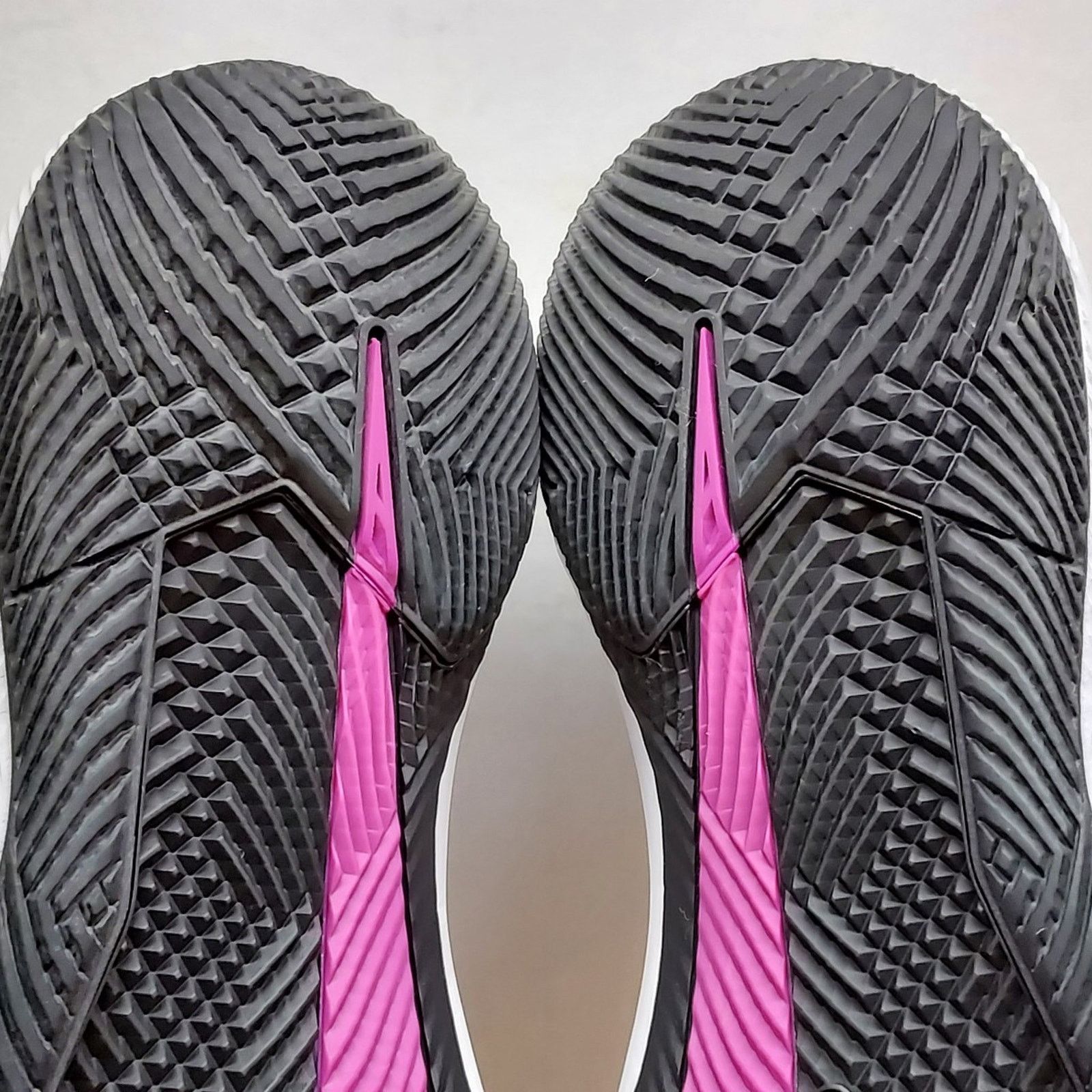 Nike Nike Women's Air Zoom Vapor X Athletic Shoes Size 7.5 Size US 7.5 / IT 37.5 - 12 Thumbnail