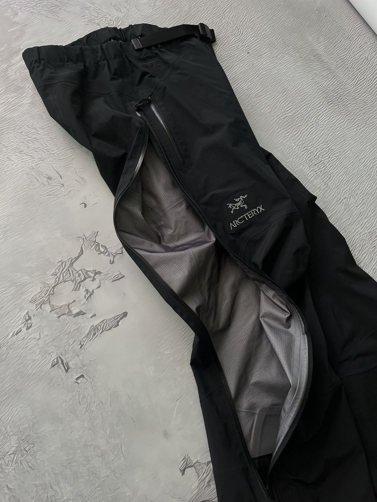 Arc'teryx Arc’teryx Beta AR Gore-Tex Pro Outdoor Life Pants Black Size 26" / US 2 / IT 38 - 2 Thumbnail