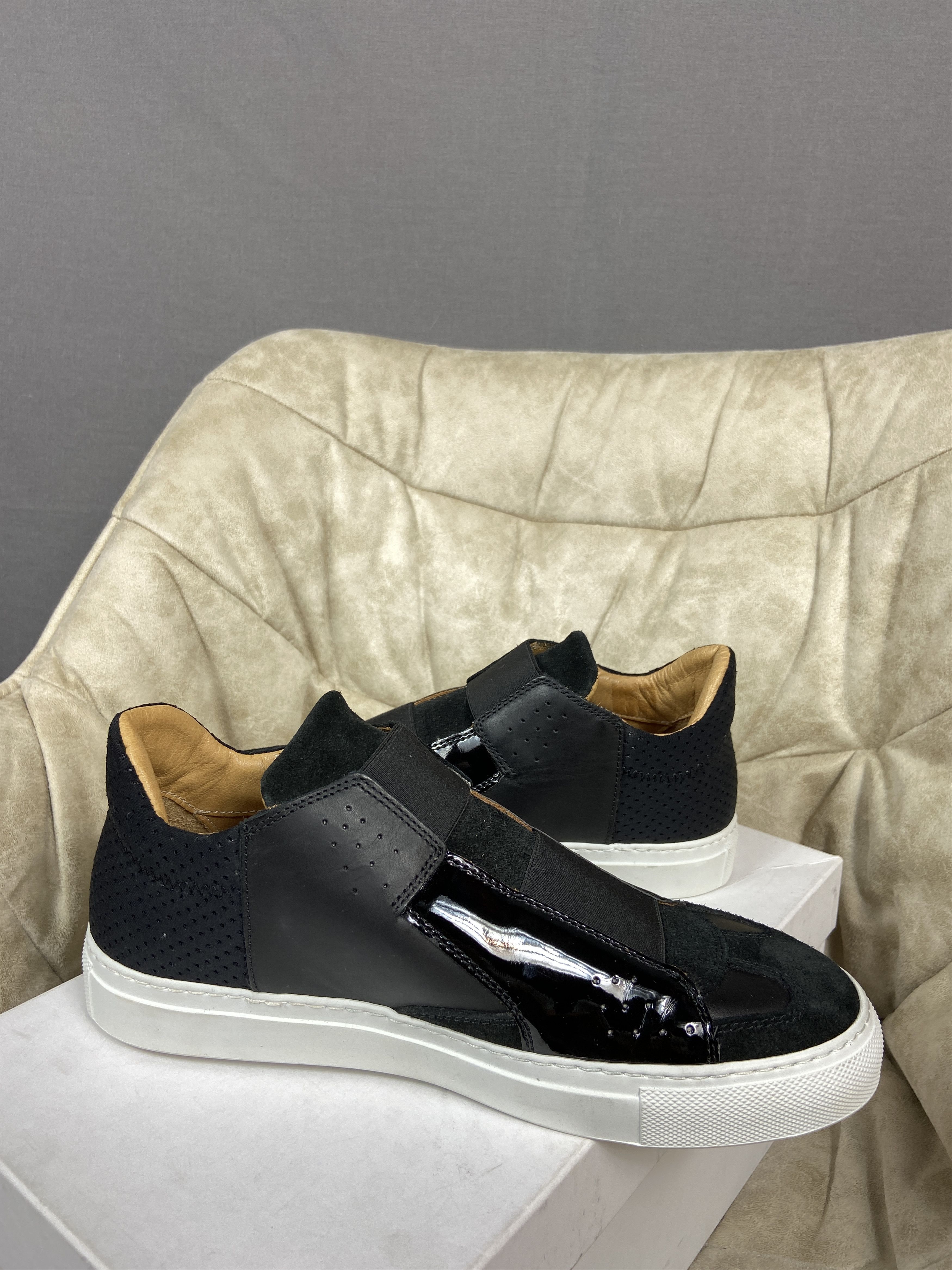 Maison Margiela Maison Margiela 6 Black Suede Low Top Sneakers Size US 8 / IT 38 - 4 Thumbnail