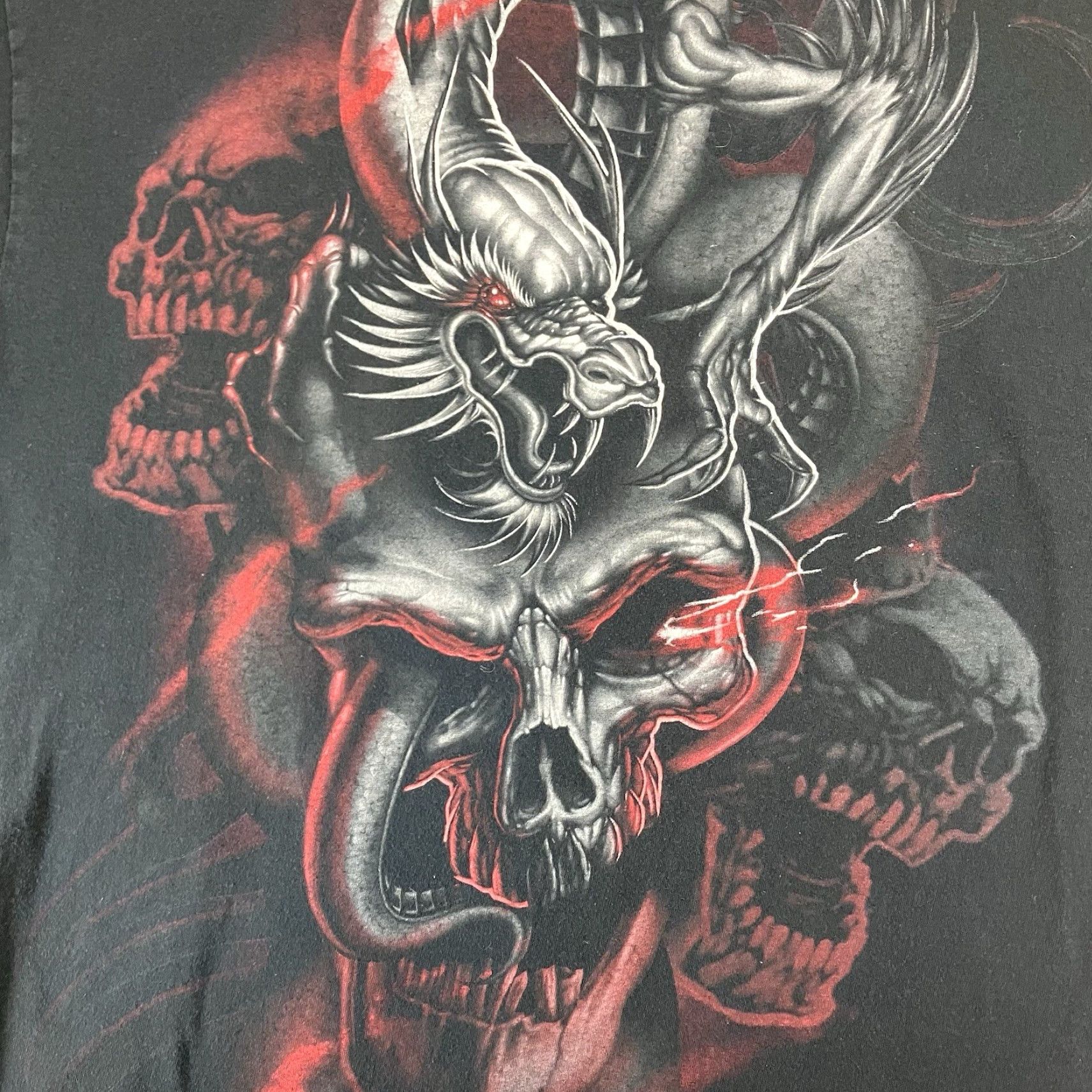 Vintage VINTAGE Dragon Skull T Shirt Oversized Graphic Print 2000s Black Crew Neck M Adult Medium Mens Gothic Grunge Metal Emo Band Accessories Size US M / EU 48-50 / 2 - 3 Thumbnail