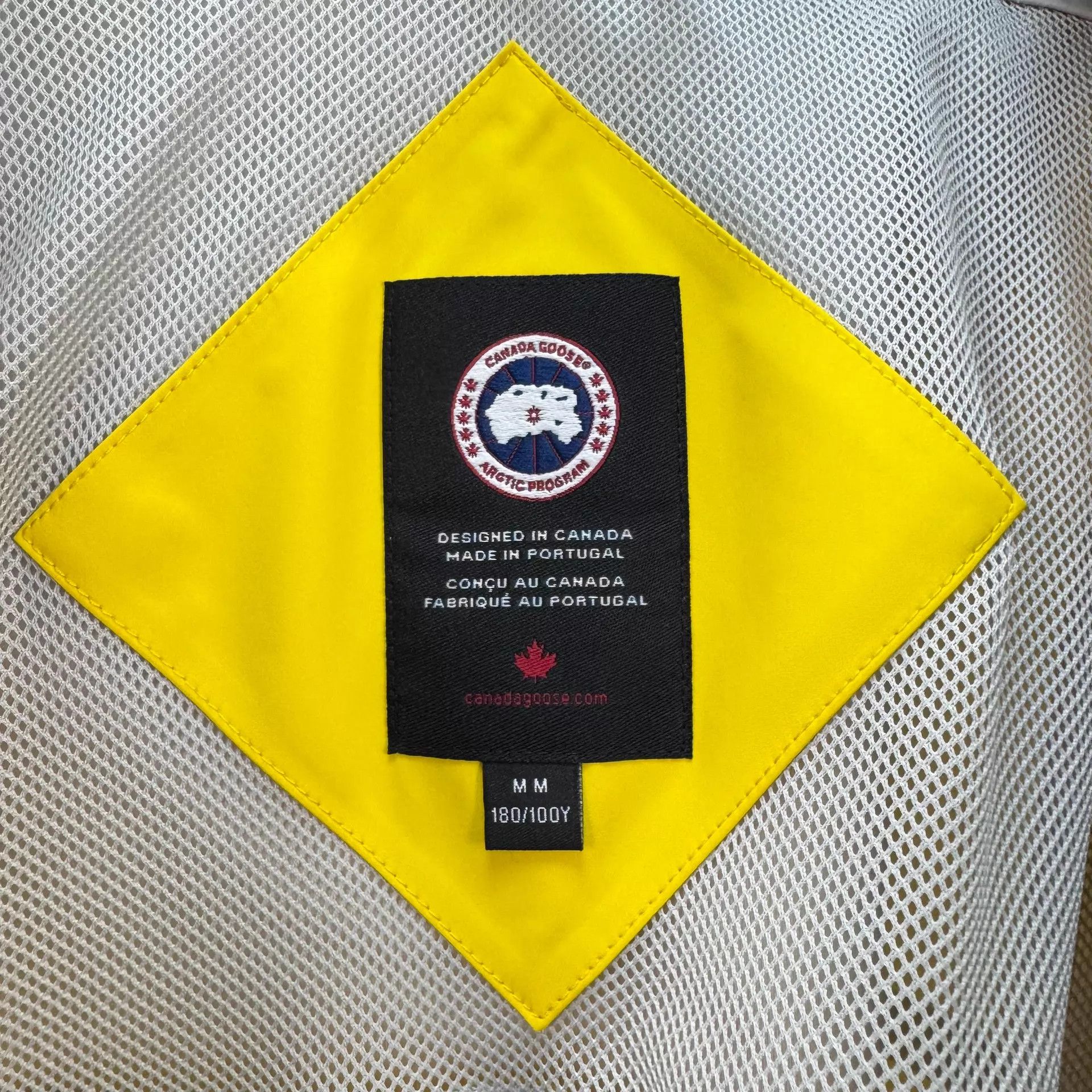 Canada Goose Canada Goose Embroidered Logo Shell Jacket M Size US M / EU 48-50 / 2 - 5 Thumbnail