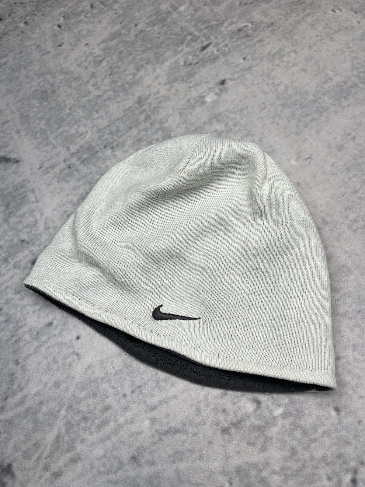 Nike Nike two sided hat vintage white/gray beanie Y2K | Grailed