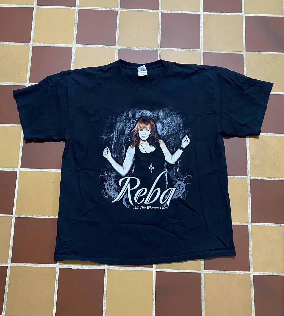 Band Tees Vintage Reba All The Women I Am Tour Shirt Size US XL / EU 56 / 4 - 1 Thumbnail