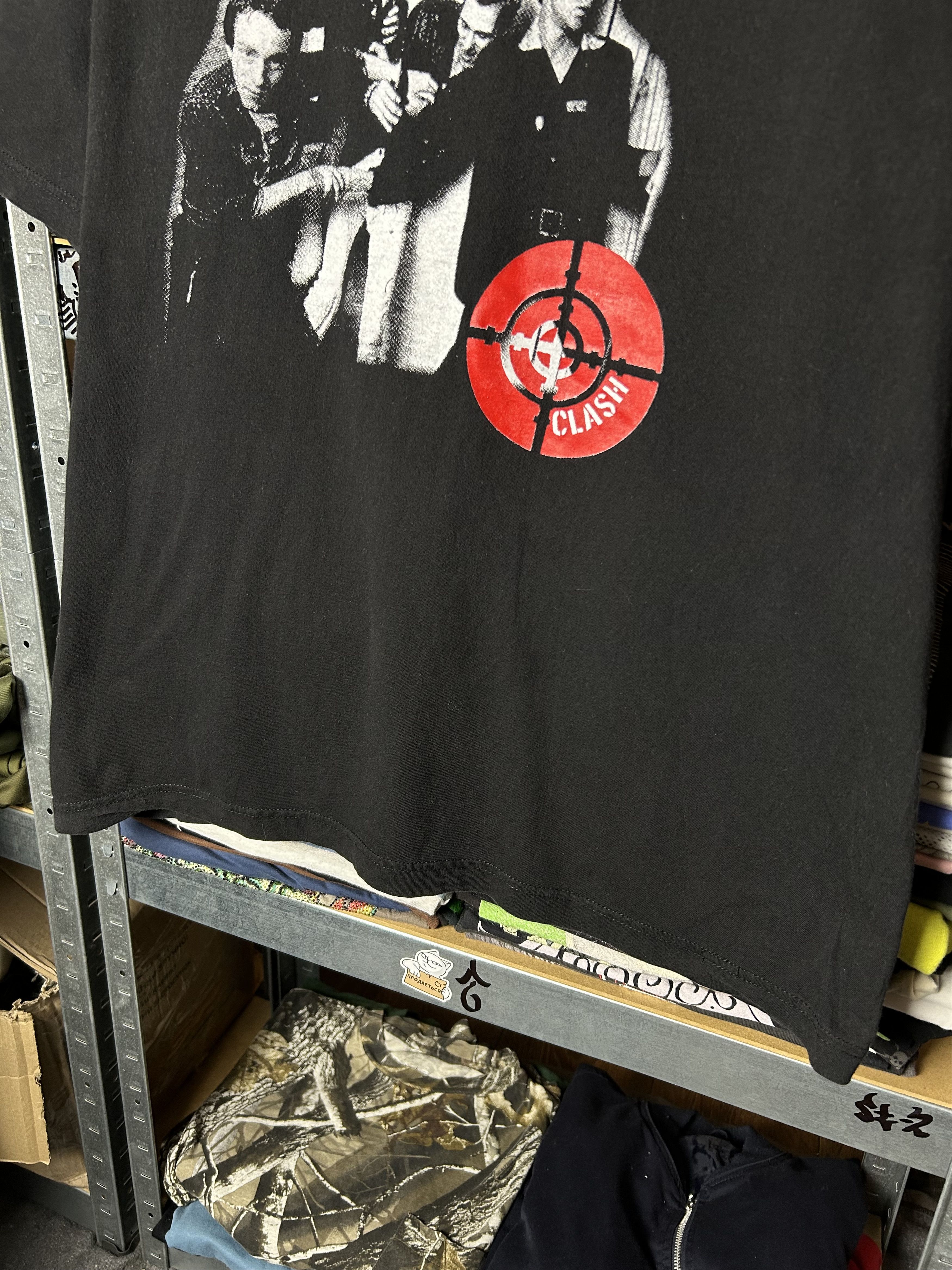Band Tees VIntage 90s The Clash Punk Rock Band T-shirt Size US XL / EU 56 / 4 - 5 Thumbnail