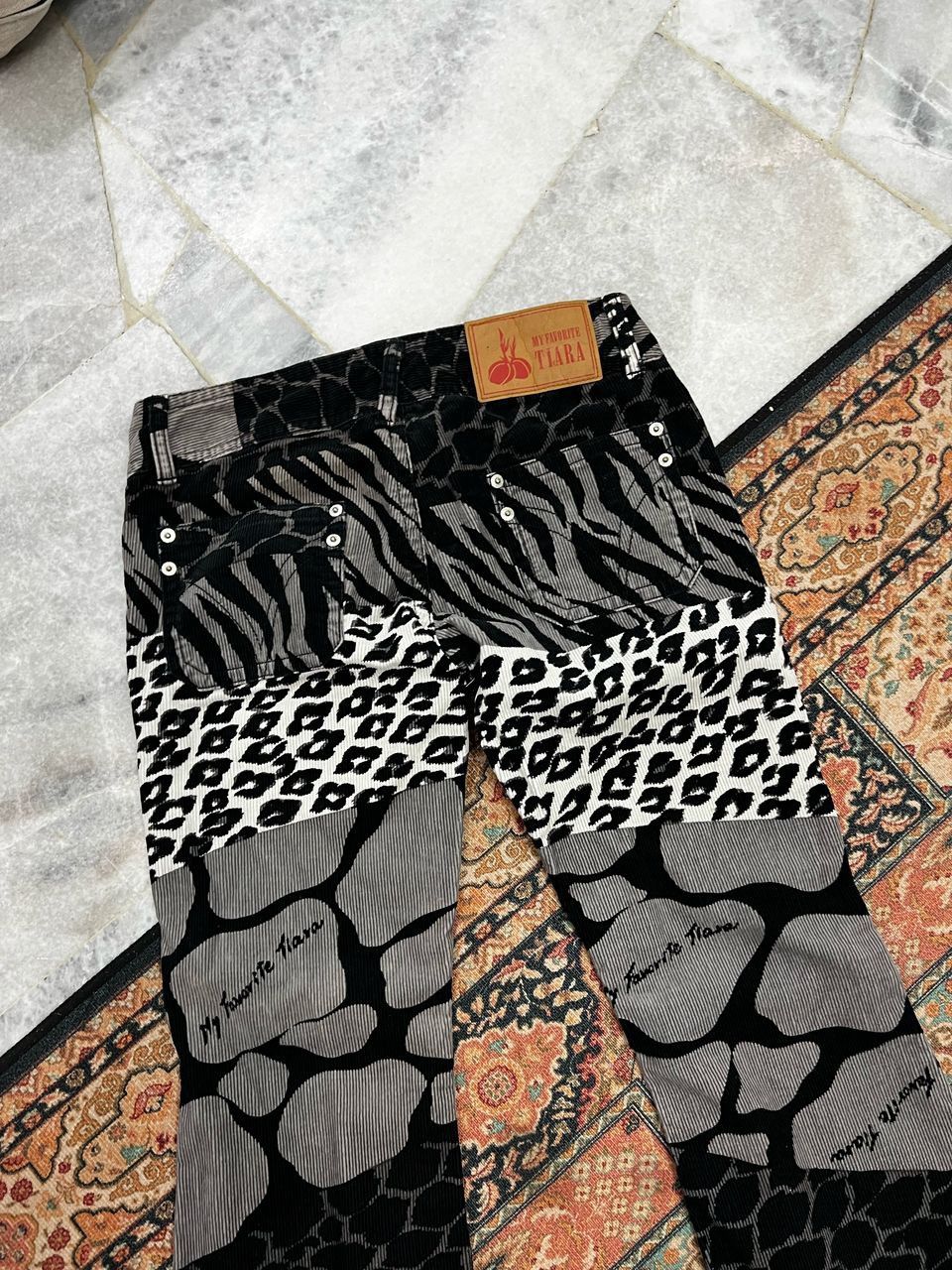 Japanese Brand Japanese Brand My Favourite Tiara Corduroy Pants Size US 29 - 7 Thumbnail