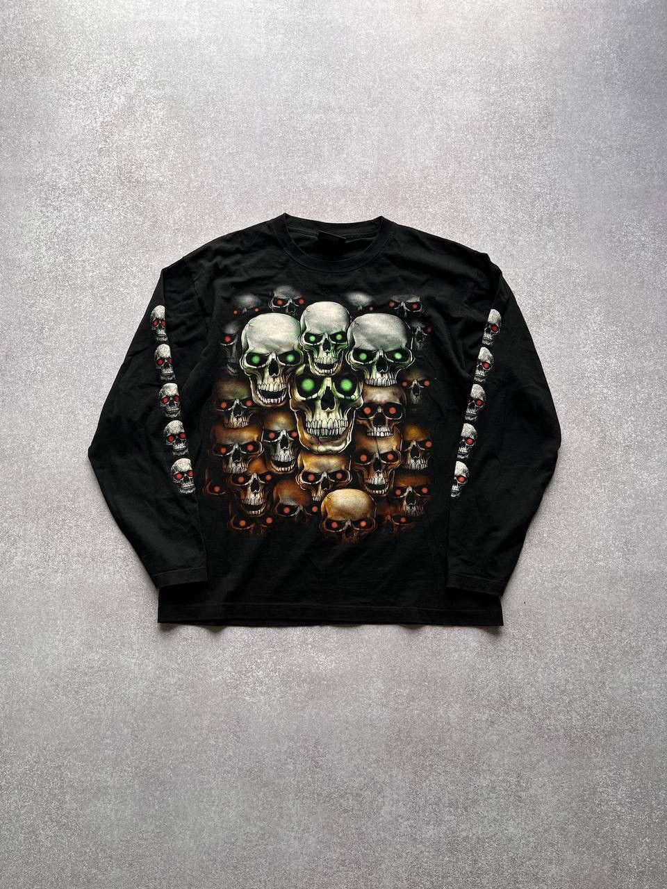 Vintage Vintage Skulls Glow In The Dark Boxy Longsleeve T-shirt Y2K Size US XL / EU 56 / 4 - 1 Thumbnail