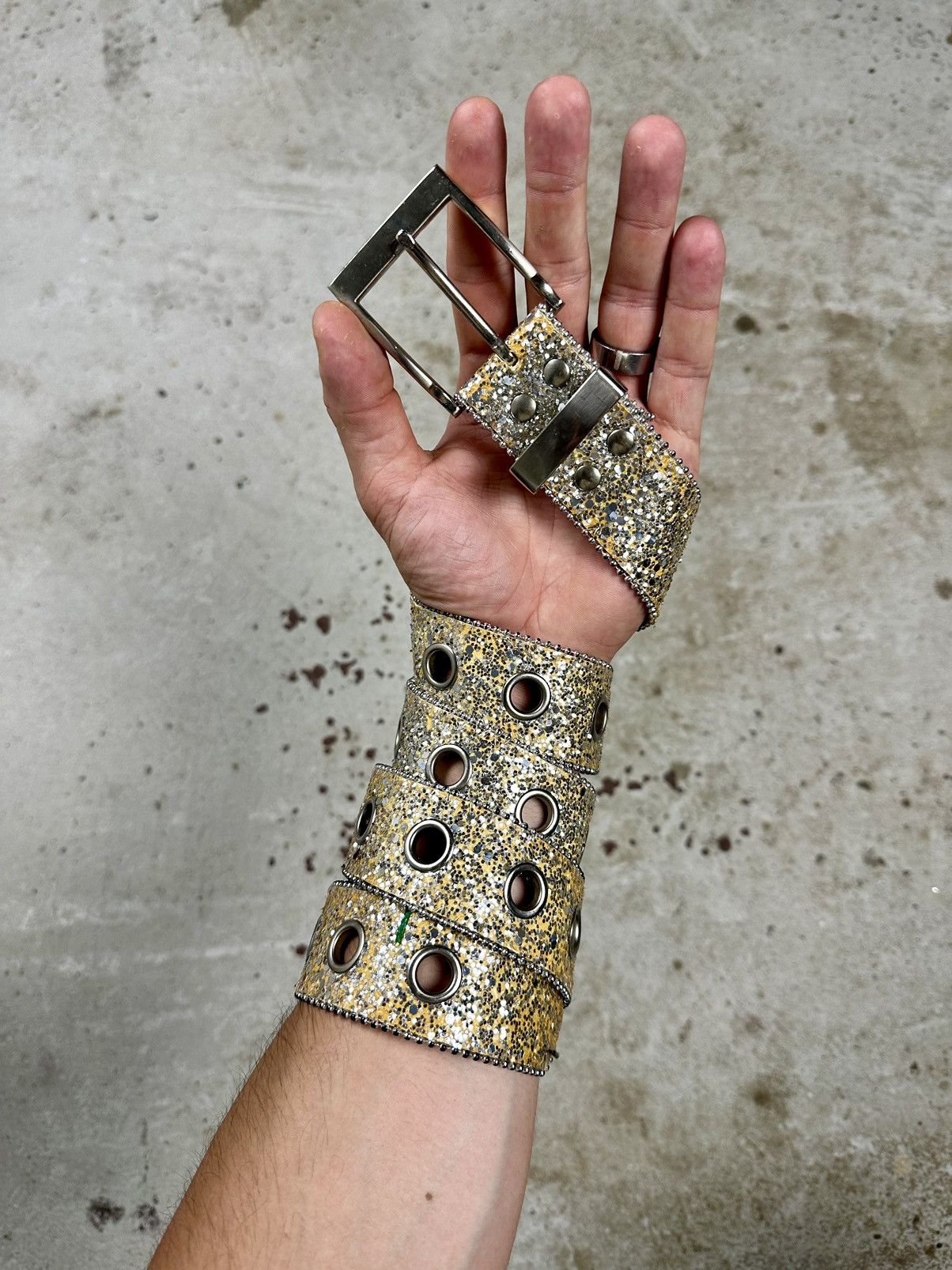 Other Vintage y2k Gold Rhinestones Studs Belt Size ONE SIZE - 1 Thumbnail