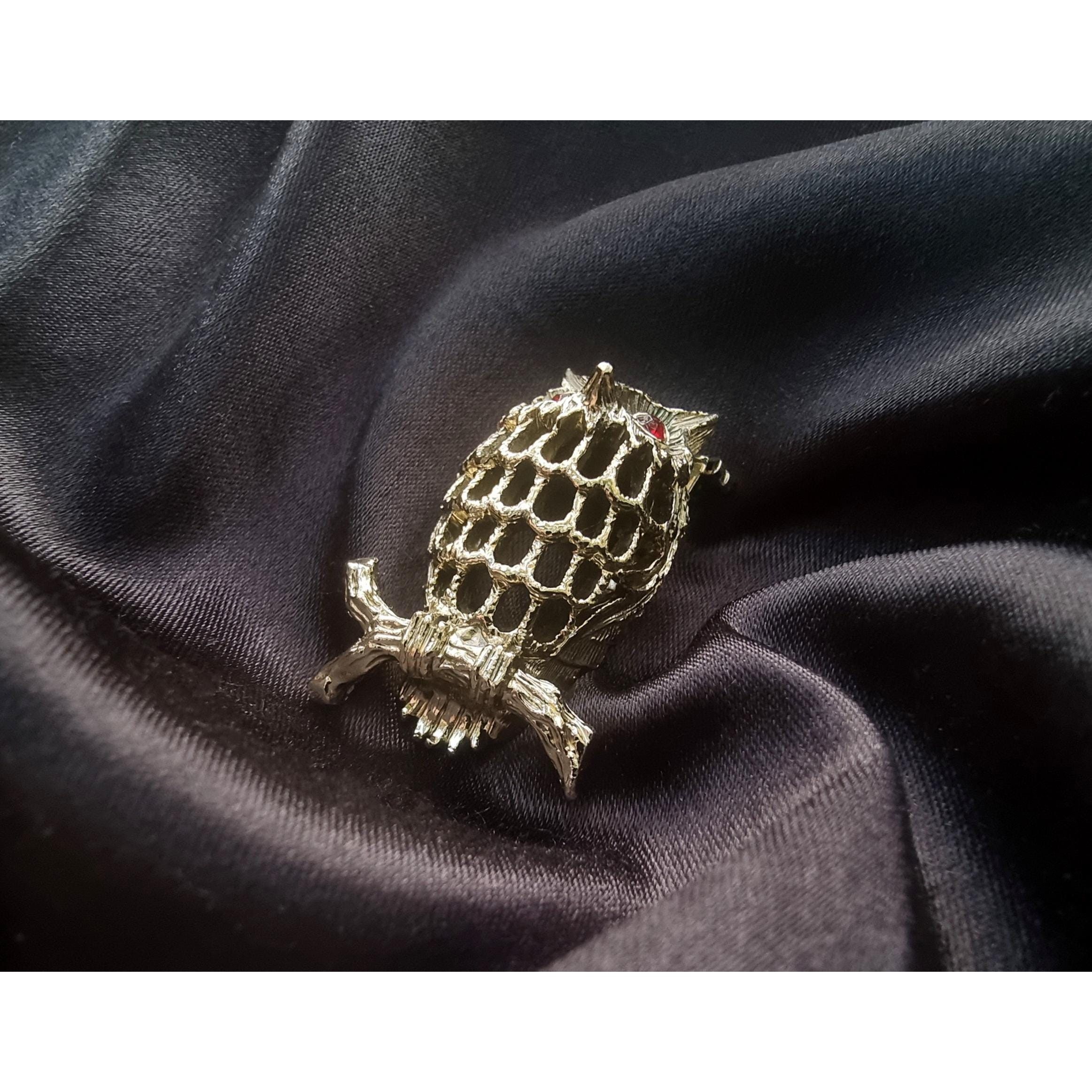Vintage Vintage GERRYS Signed Owl Red Eyes Gold Tone Brooch Pin Size ONE SIZE - 4 Thumbnail