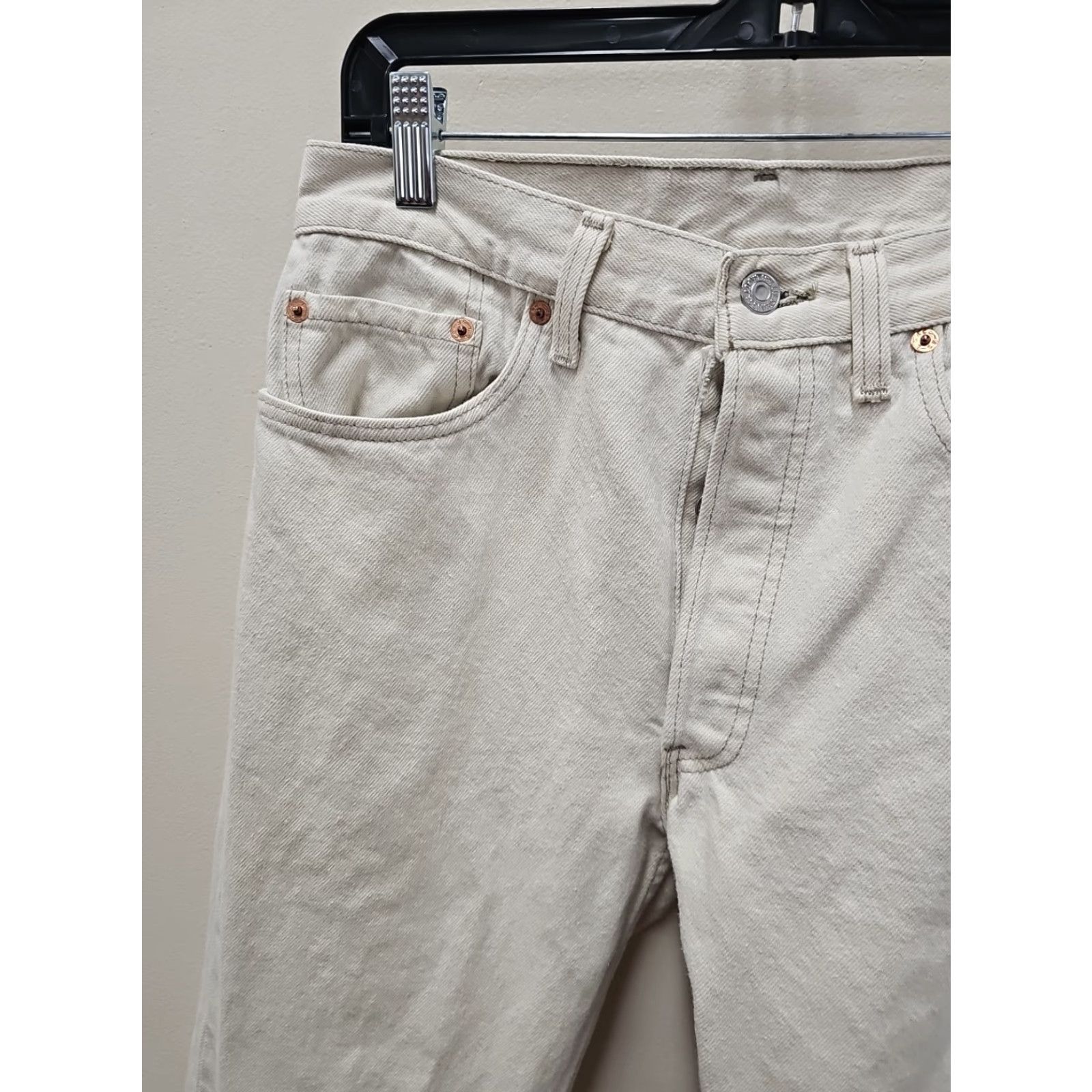 Levi's VINTAGE Levi's 501 Jeans Button Fly Straight White 31x34 Mens Denim Cotton 5-Pocket Modern Style Regular Fit Adapted for Comfort Size US 31 - 3 Thumbnail