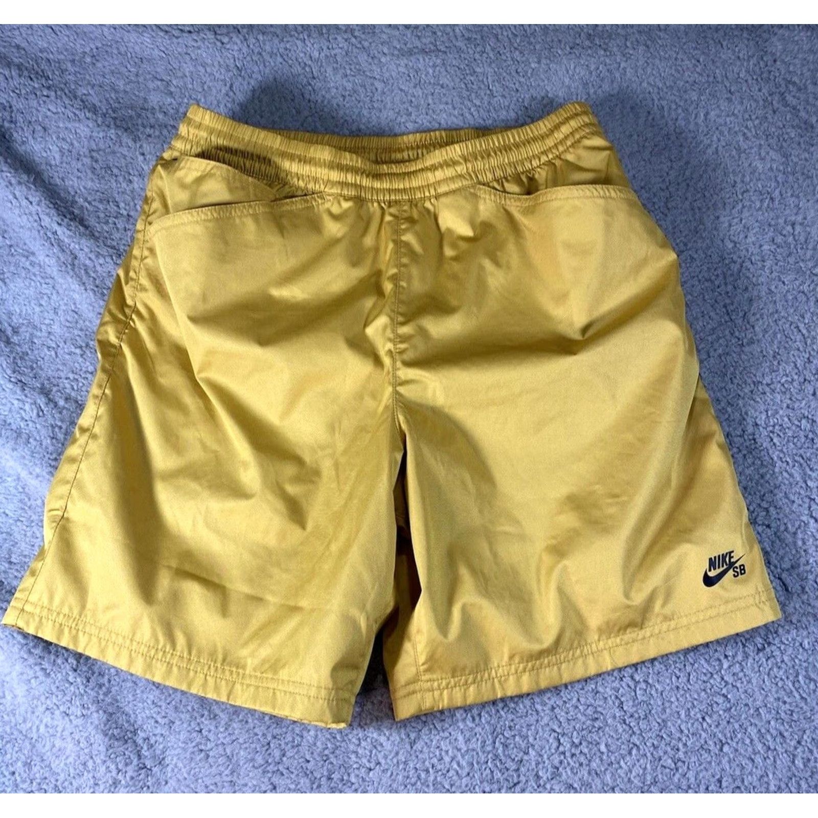 Nike VINTAGE Nike SB Men Shorts XS Lined Yellow Sulphur Mens XS Athletic Casual Boys? Size US 27 - 2 Thumbnail