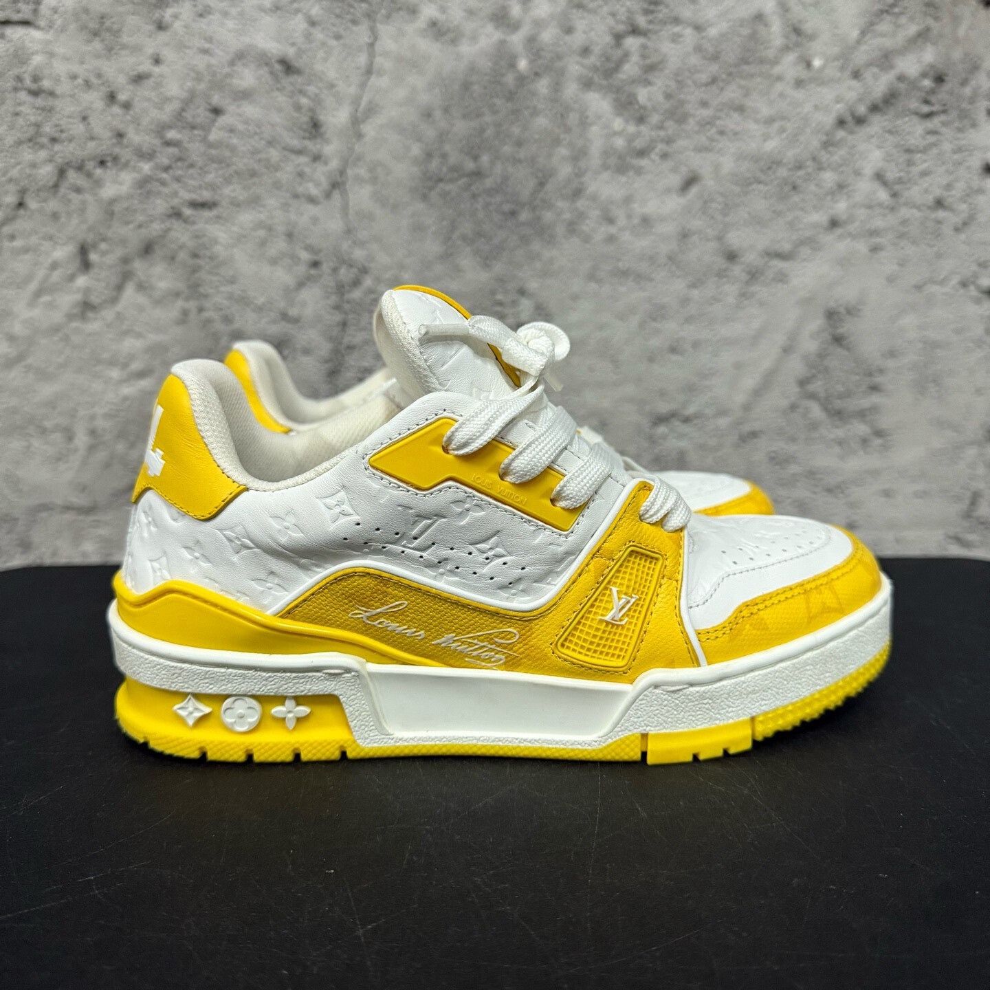 Louis Vuitton Louis Vuitton Monogram Trainer White Yellow Size US 4.5 / IT 34.5 - 1 Thumbnail