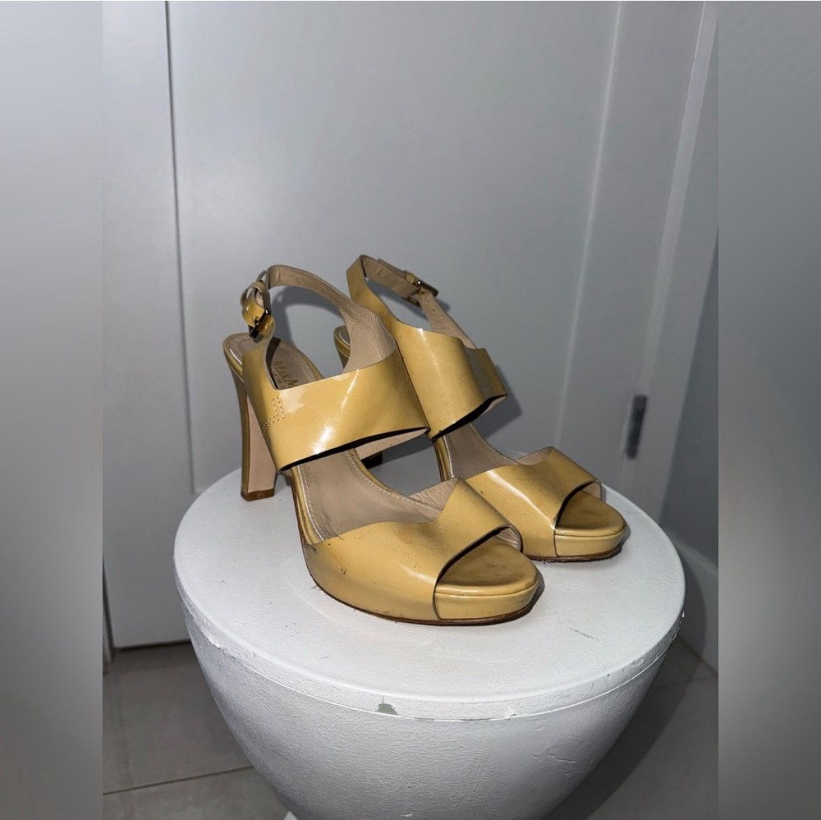 Max Mara Max Mara Tan Patent Heels/ 7.5 Size US 7.5 / IT 37.5 - 2 Thumbnail