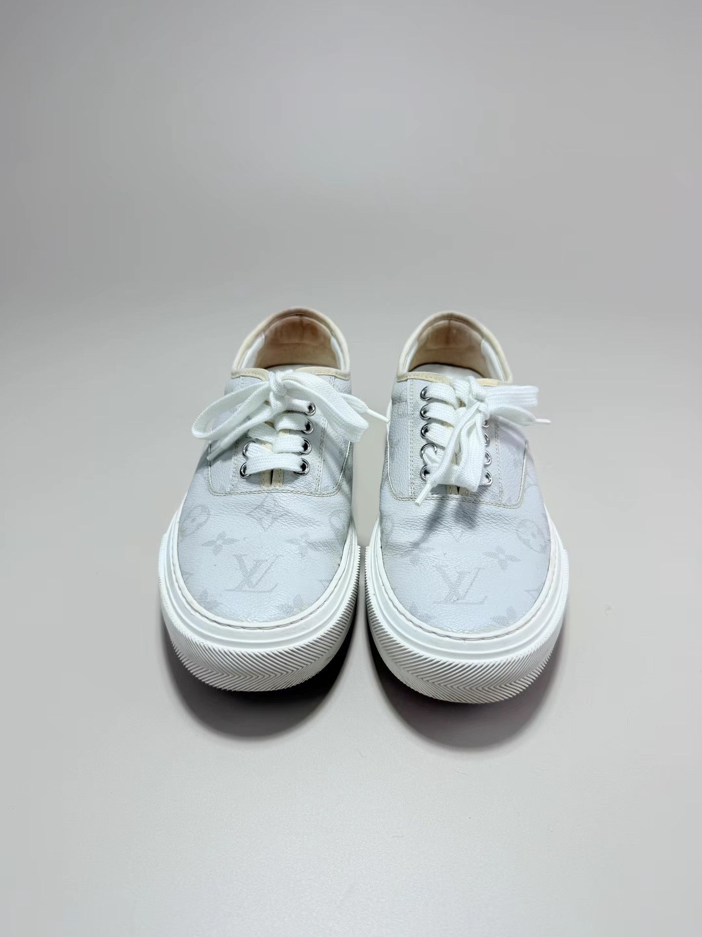 Louis Vuitton LOUIS VUITTON Monogram Logo Sneakers K1 Size US 9 / IT 39 - 2 Thumbnail