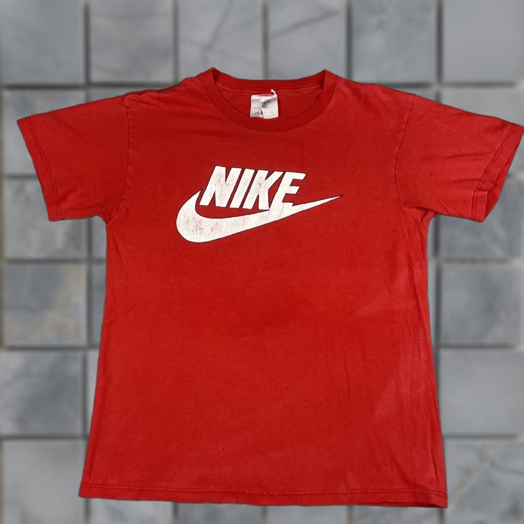 Nike VINTAGE Nike T shirt Mens Small Red Logo Swoosh Graphic 90s Distressed Fade 100% Cotton Short Sleeve Crew Neck Size US S / EU 44-46 / 1 - 1 Thumbnail