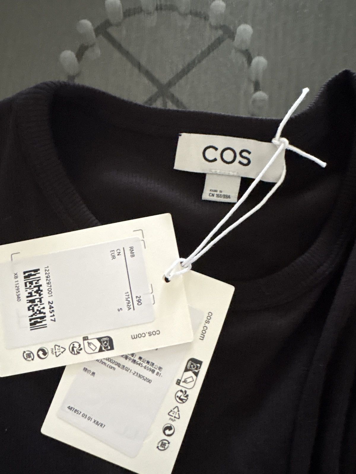 Cos Cos muscle/slim fit ribbed black tee Size US S / EU 44-46 / 1 - 3 Thumbnail