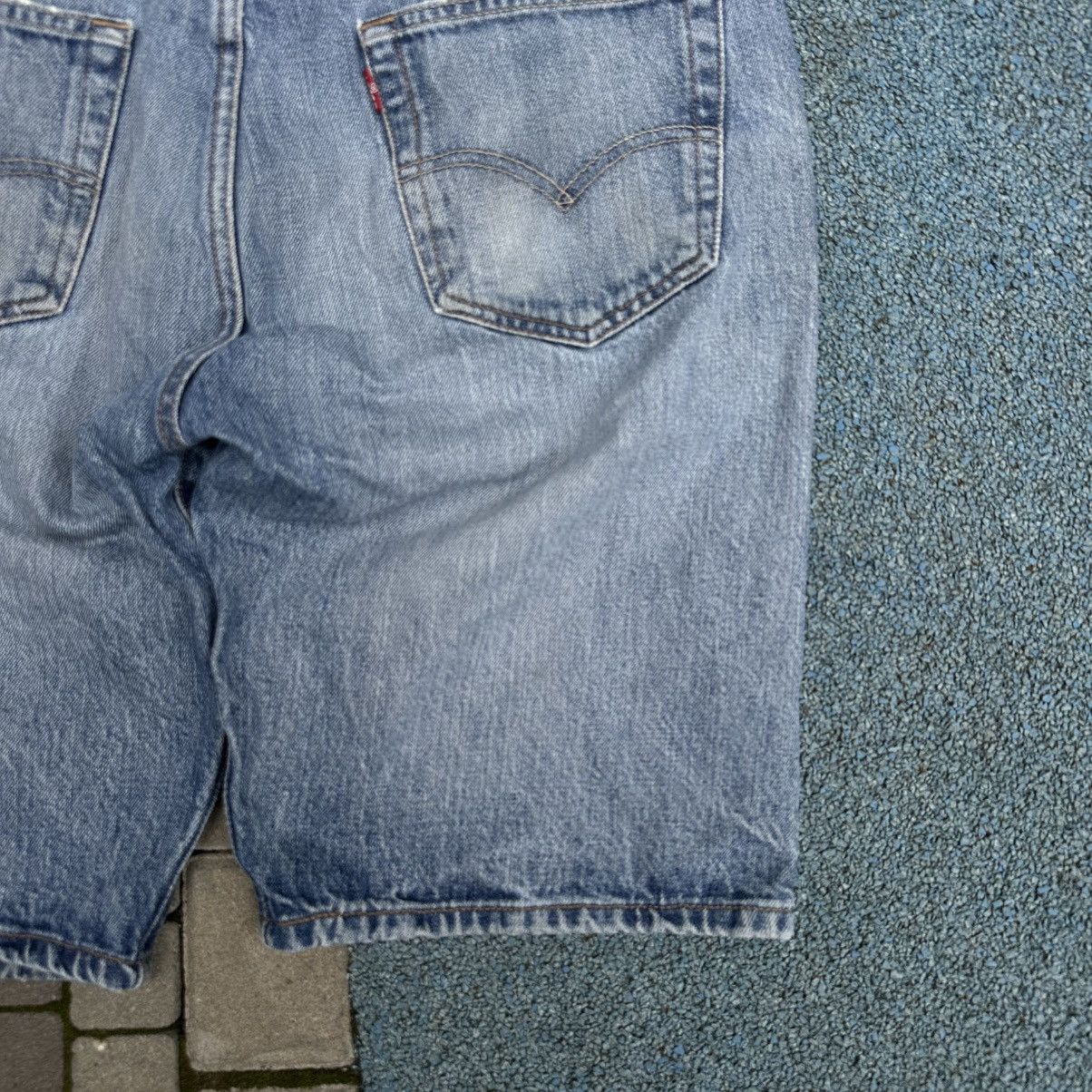 Levi's × Vintage Vintage Levi’s Shorts Size 34 Style USA 00s USA Size US 34 / EU 50 - 3 Thumbnail