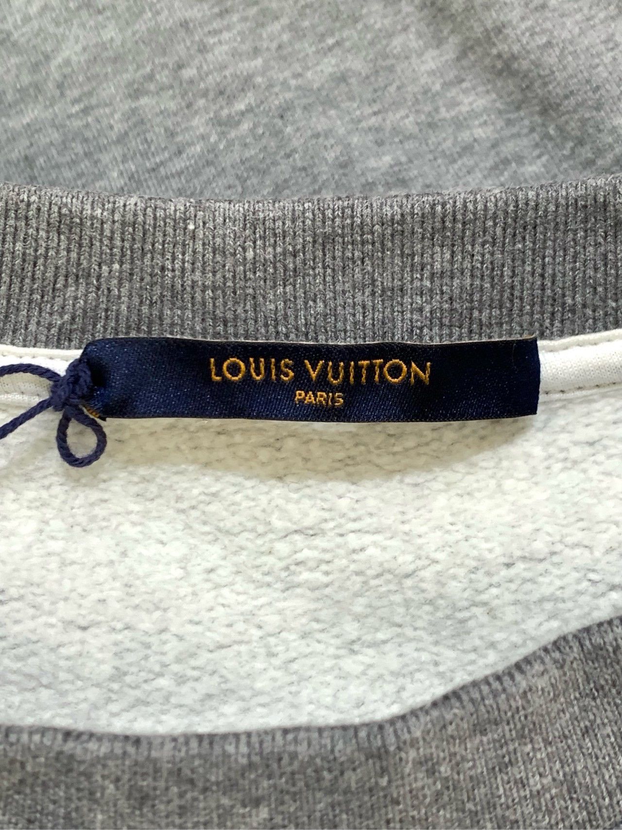 Louis Vuitton Louis Vuitton LV Logo Embroidered Crew Neck Sweatshirt K26WX Size US XS / EU 42 / 0 - 7 Thumbnail