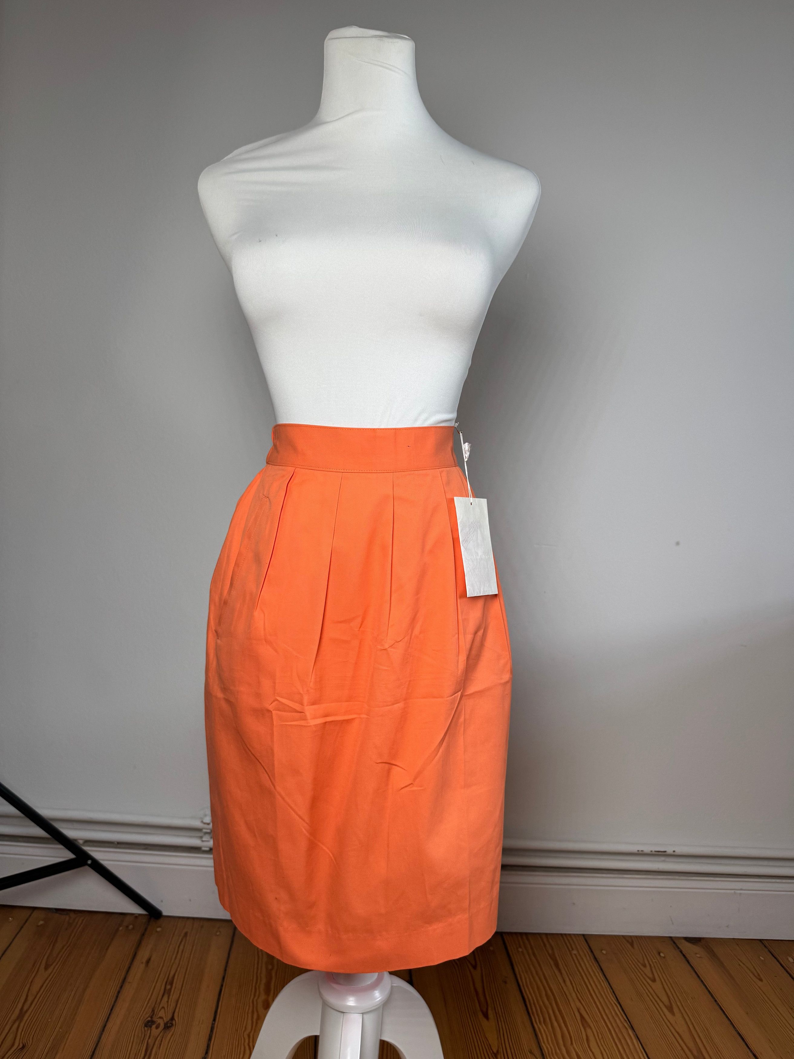 Balenciaga Vintage Skirt Orange 36/S Size 27" / US 4 / IT 40 - 1 Thumbnail