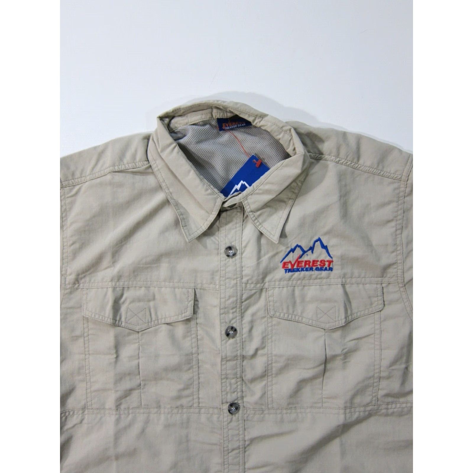 Vintage Everest Trekker Gear Shirt M Hike Button Down Short Sleeve Nylon Beige/Nord Brown NWT Beig e Hike Button Down Short Sleeve Shirt M Size US M / EU 48-50 / 2 - 4 Thumbnail
