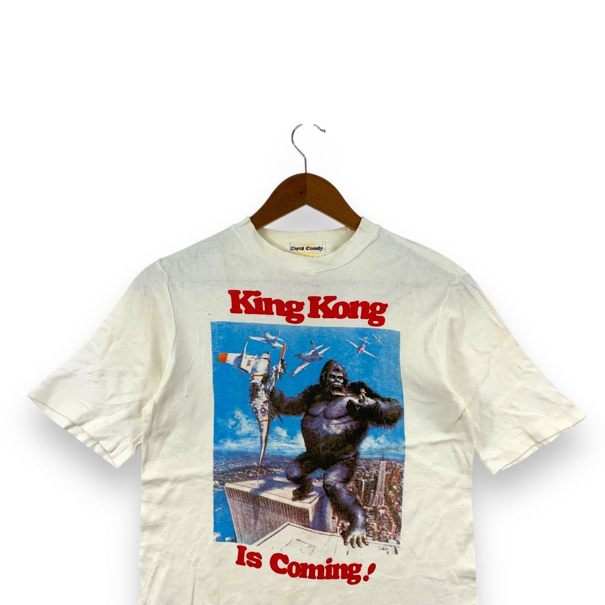 Vintage Vintage KING KONG IS COMING Carol Candy Movie Tee Shirt Size US S / EU 44-46 / 1 - 2 Thumbnail
