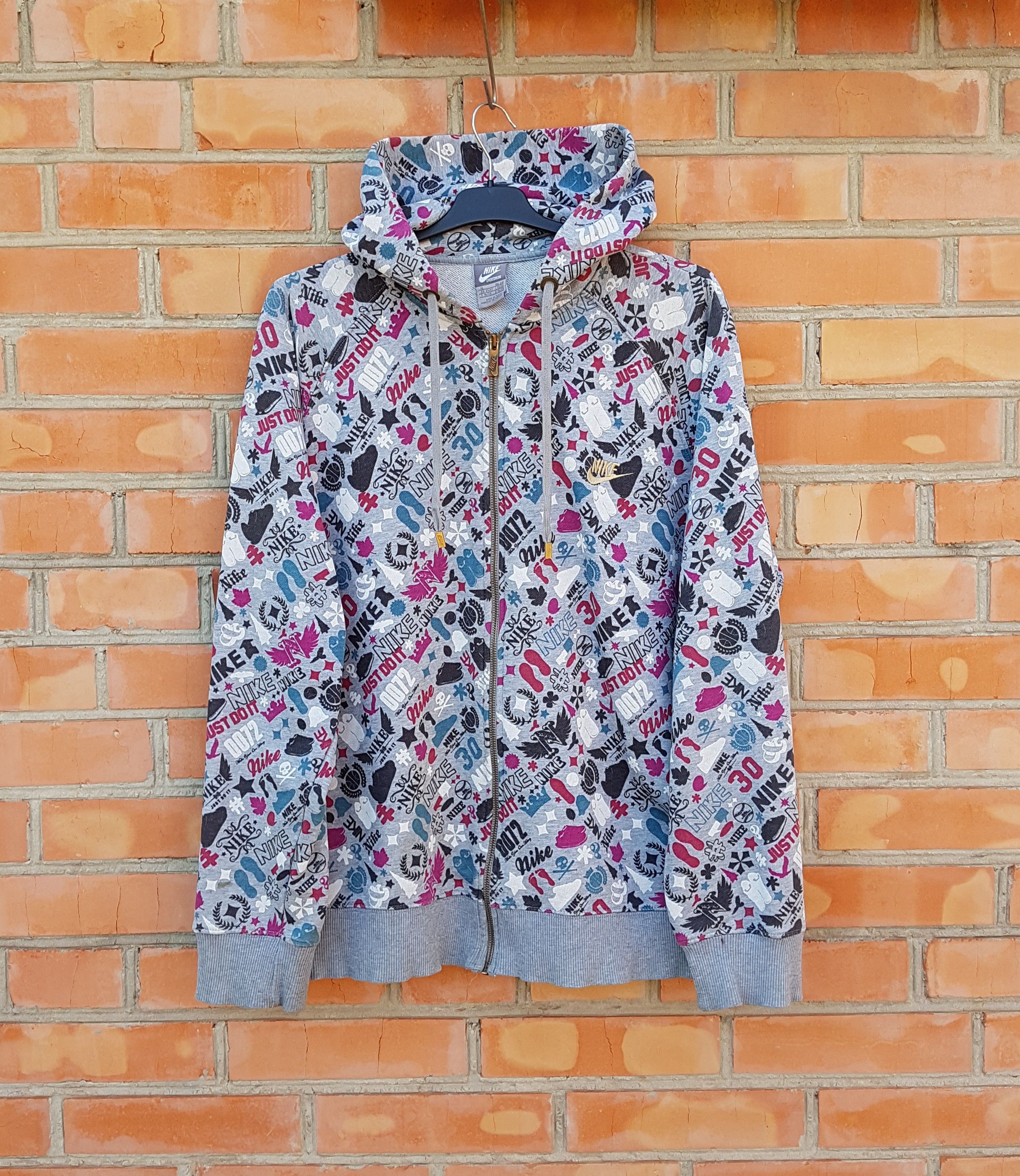 Nike Vintage Nike y2k Full Zip Graphic Printed Hoodie sz XL Size US XL / EU 56 / 4 - 1 Thumbnail