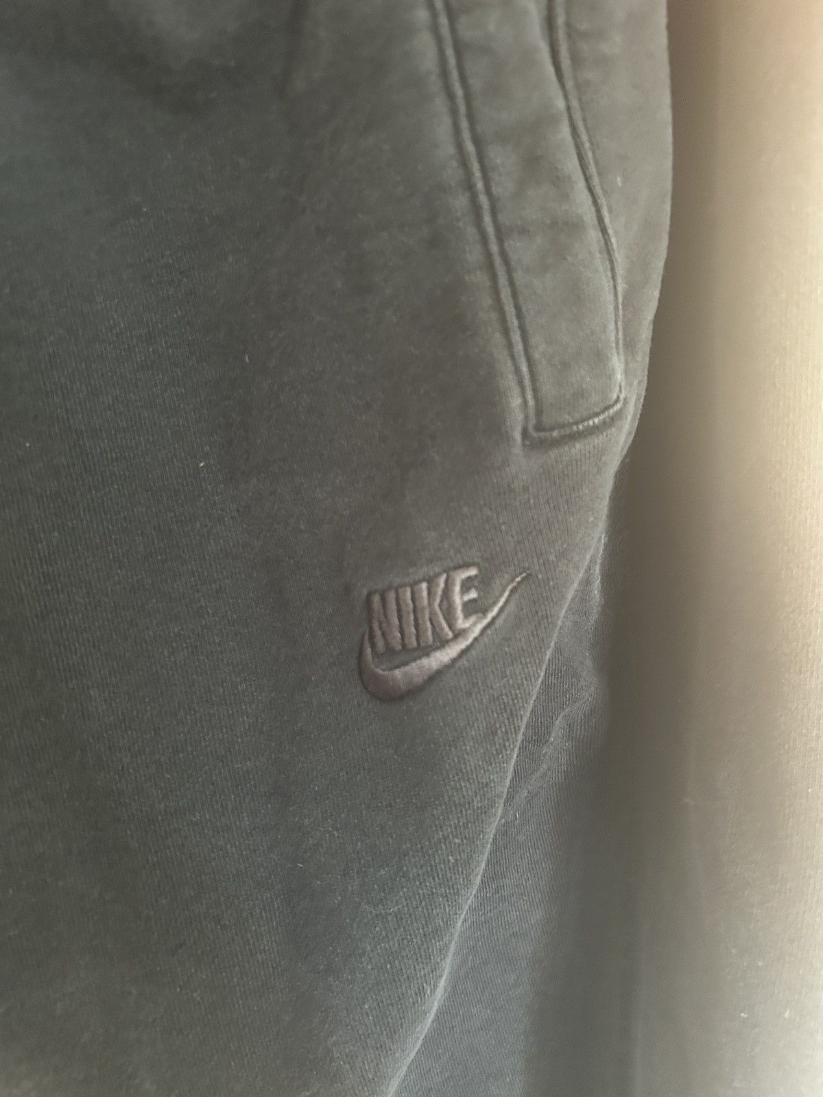 Nike Nike black joggers Size US 36 / EU 52 - 2 Thumbnail