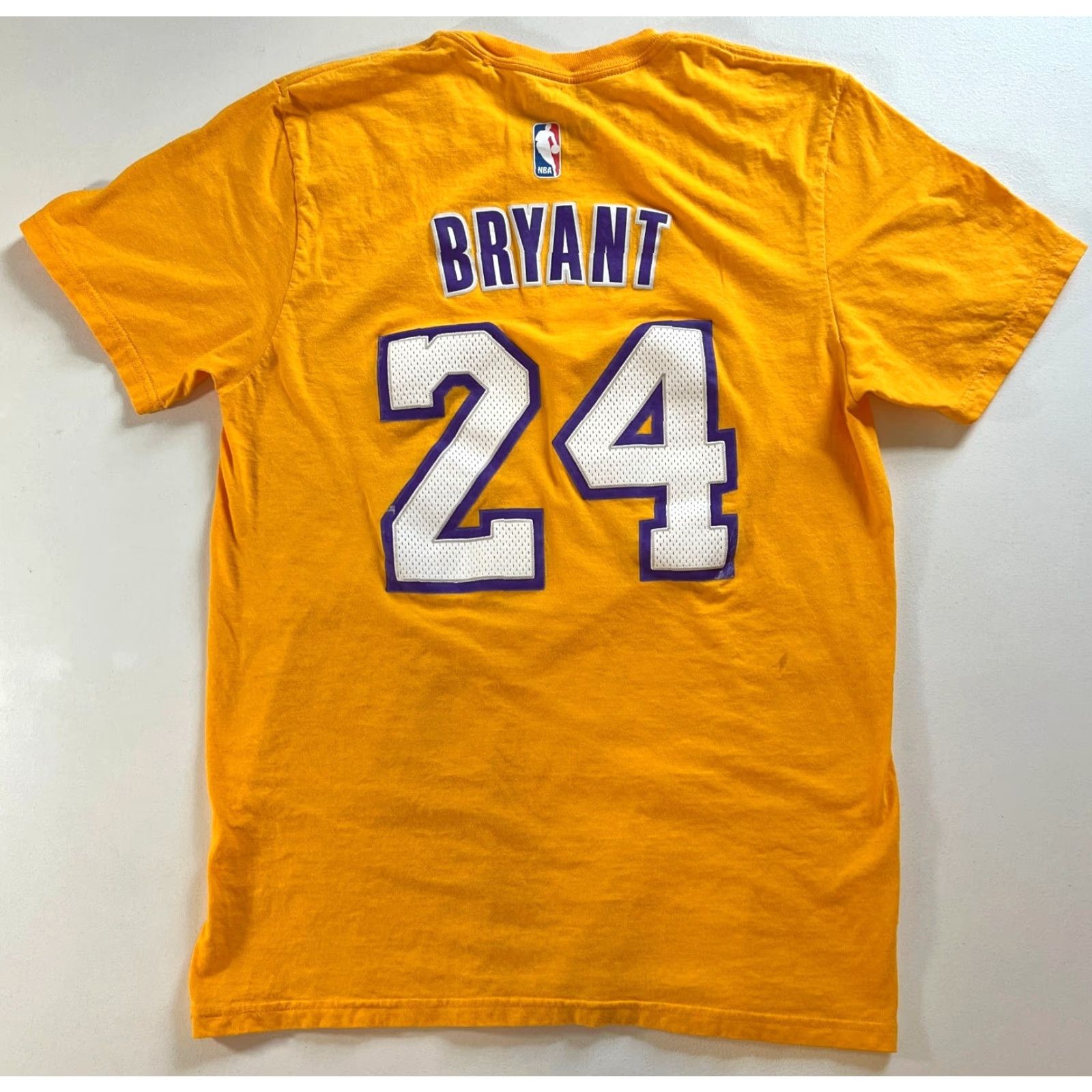 Adidas VINTAGE Adidas LA Lakers Kobe Bryant #24 T-Shirt Mens M Yellow 100% Cotton Short Sleeve Crew Neck Sports Basketball Double-Sided Size US M / EU 48-50 / 2 - 2 Thumbnail