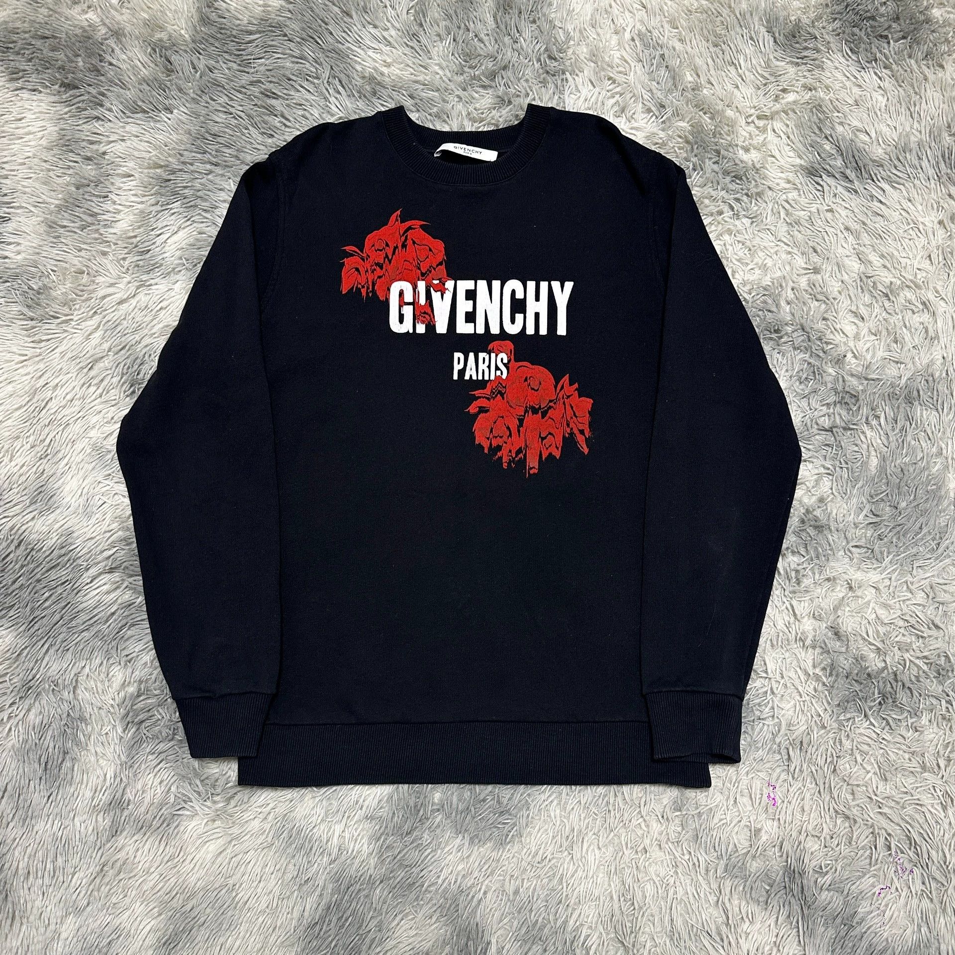givenchy rose logo sweatshirt in new condition