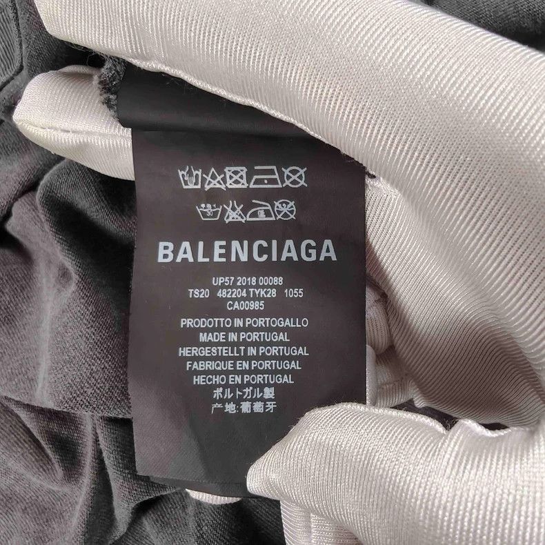 Balenciaga Balenciaga Small Logo Short Sleeve T-shirt Size US S / EU 44-46 / 1 - 3 Thumbnail