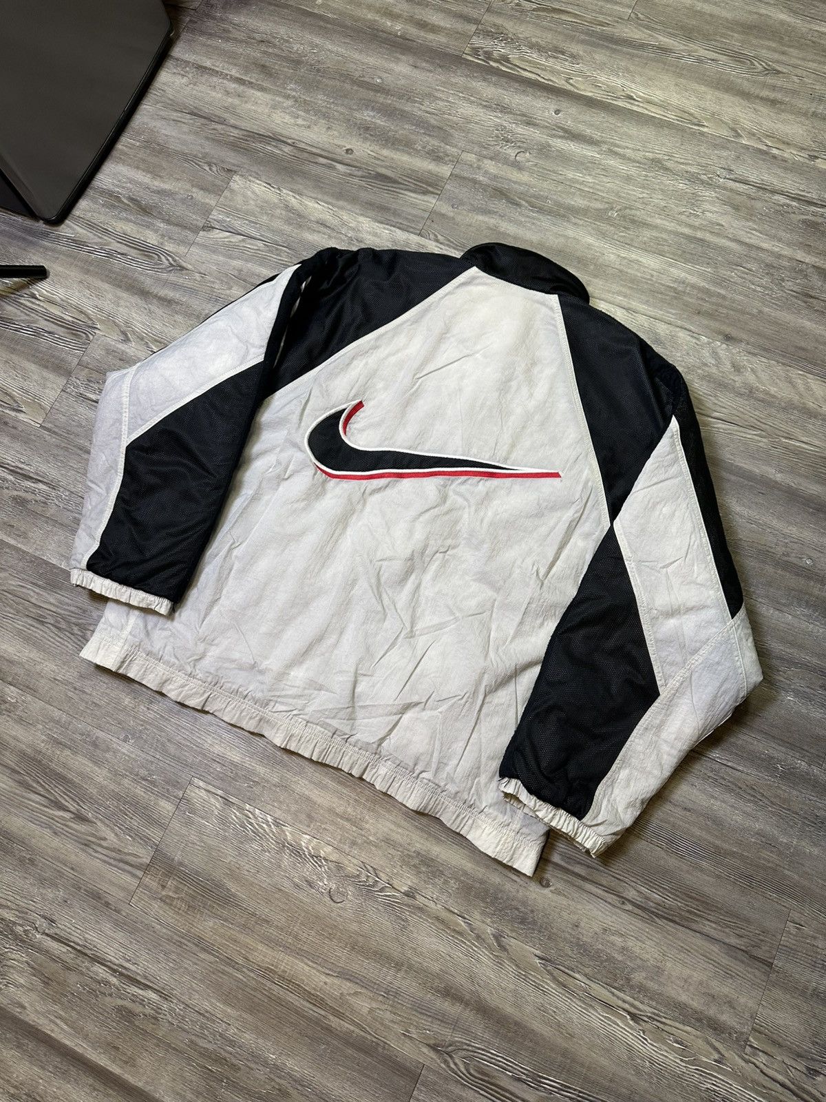 Nike 90’s black and white Nike puffer jacket with single swoosh Size US XL / EU 56 / 4 - 6 Thumbnail