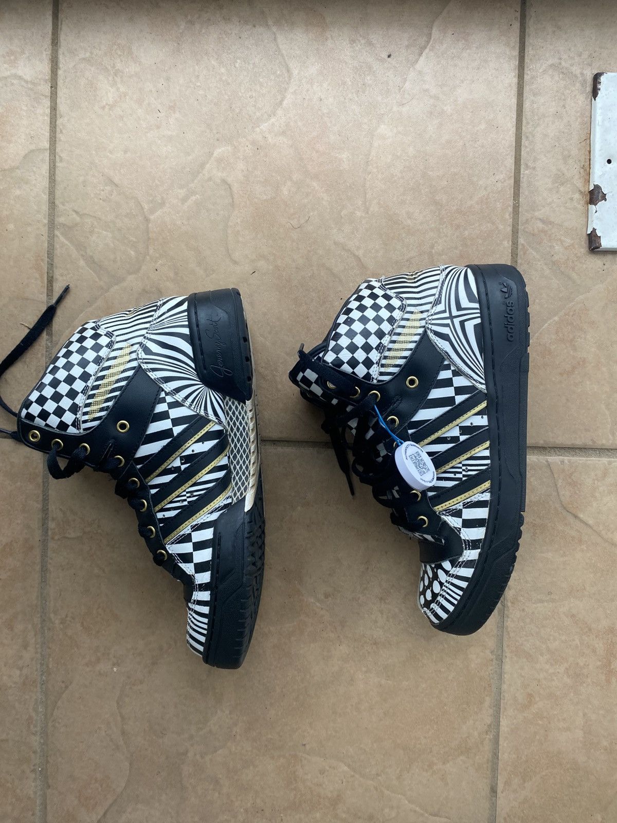 Adidas × Jeremy Scott Jeremy scott Adidas wings(no wings) Size US 9 / EU 42 - 4 Thumbnail