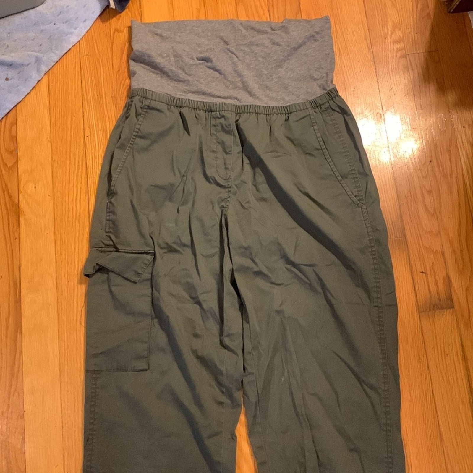 DKNY Pure DKNY maternity olive capri pants Size 32" / US 10 / IT 46 - 1 Thumbnail