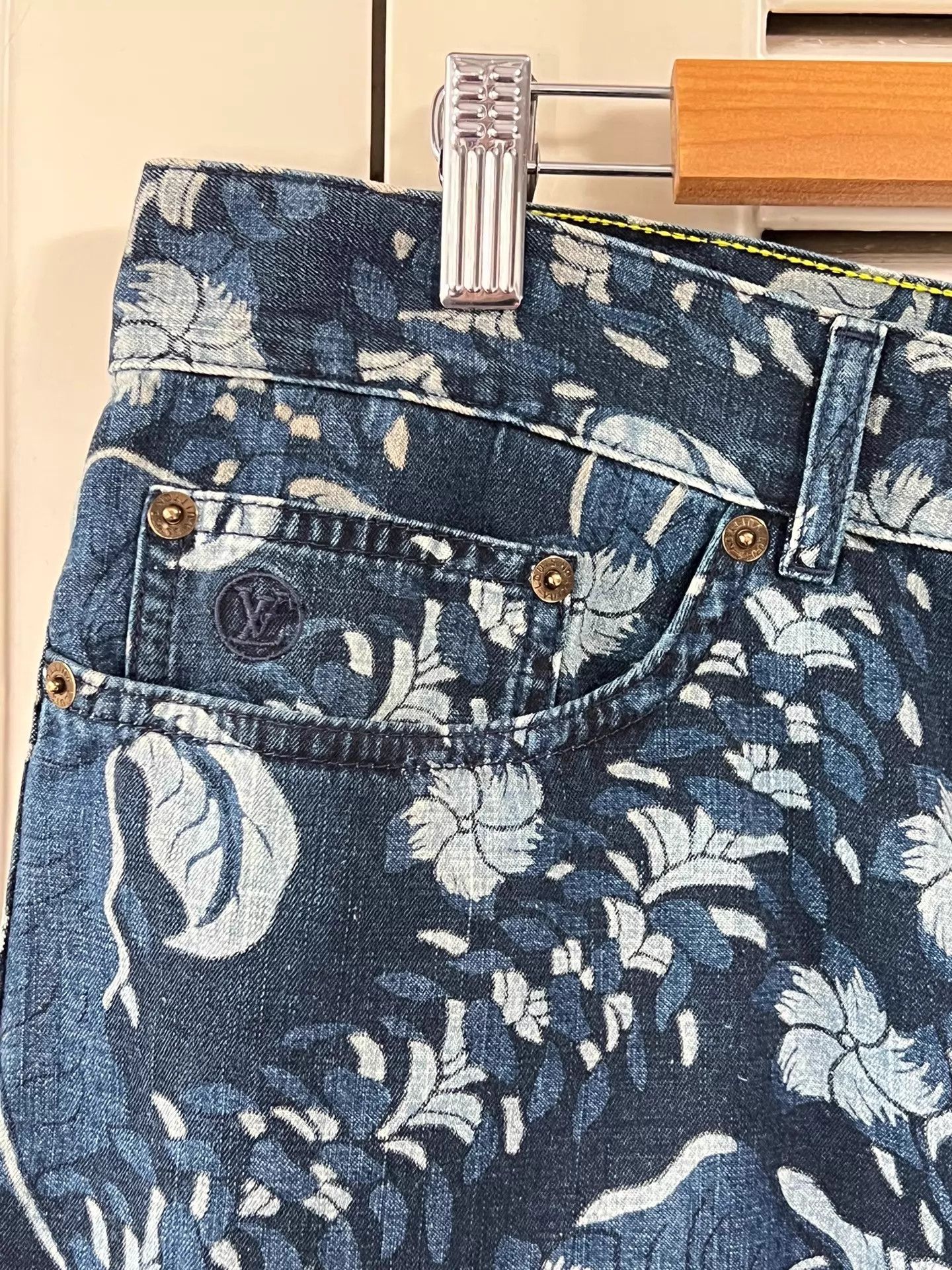 Louis Vuitton Louis Vuitton Classic Floral Denim Shorts 32, France Size US 32 / EU 48 - 4 Thumbnail