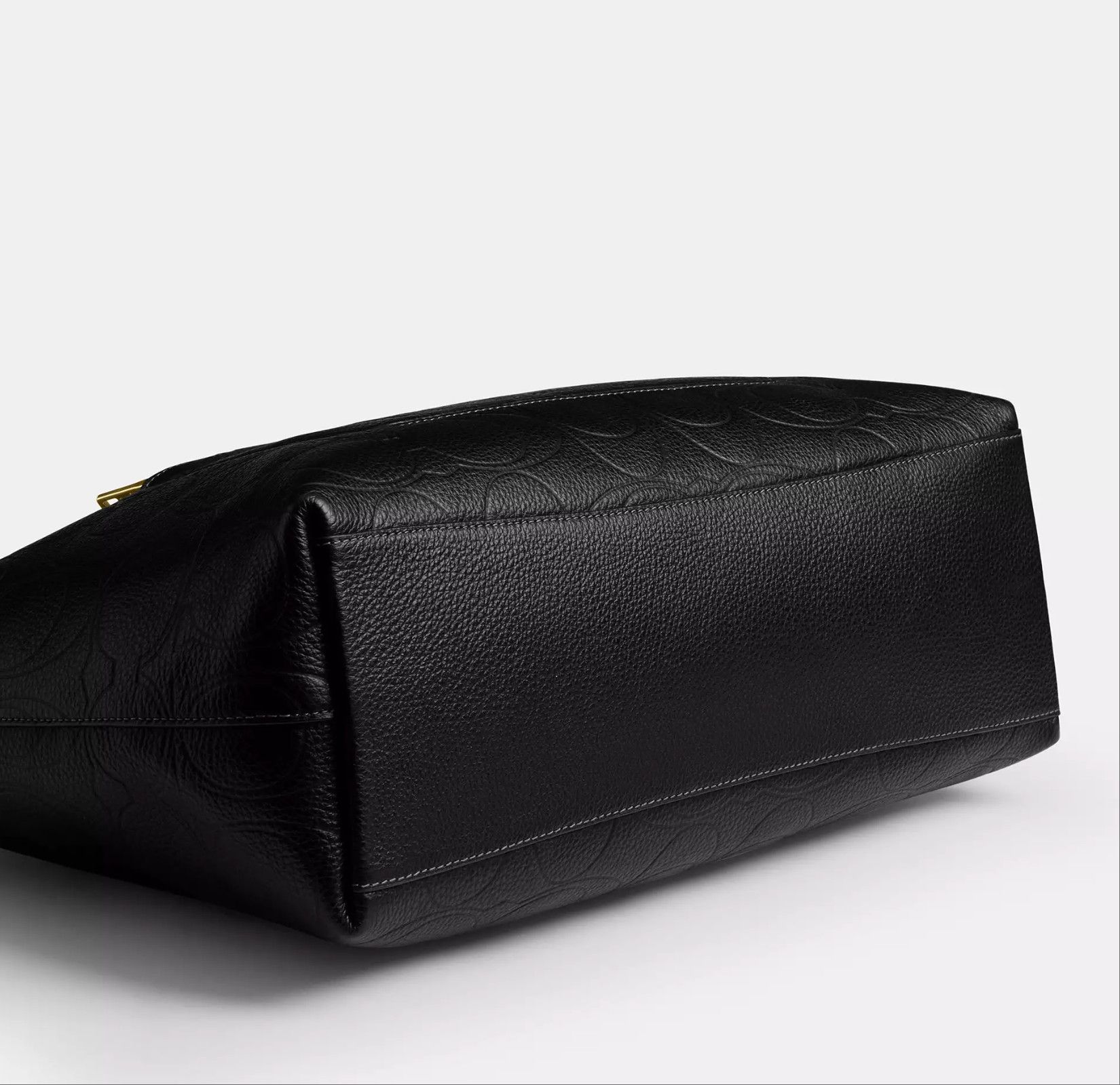 Station Tote Bag In Signature Leather CCD49