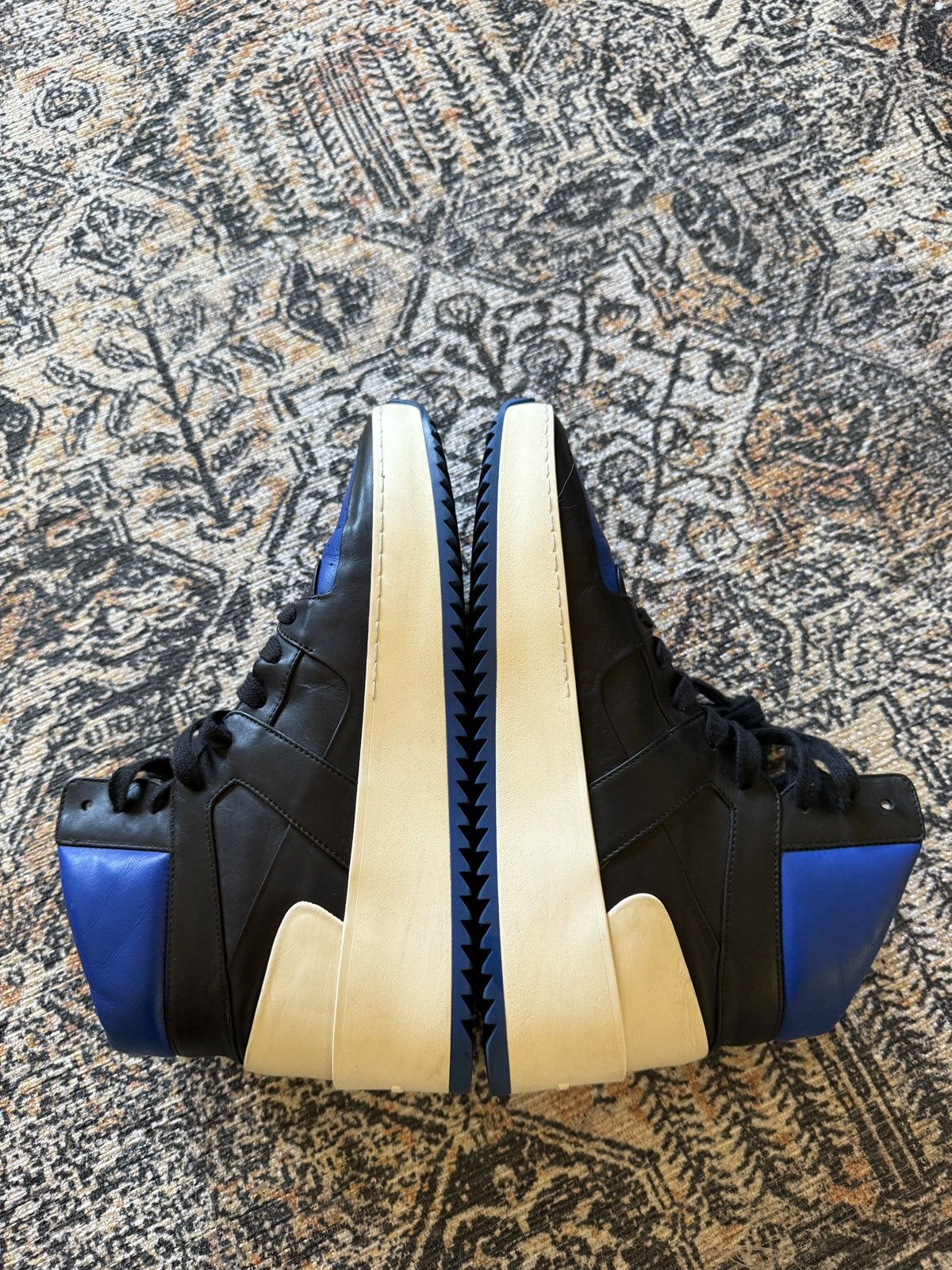 Fear of God Fear of God Basketball Sneaker Size 41 US 9 USED Size US 9 / EU 42 - 5 Thumbnail