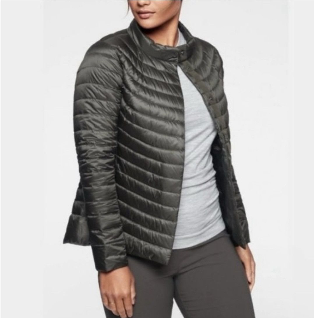 Athleta Athleta Olive Green Quilted Goose Down Petite Puffer Jacket Size S / US 4 / IT 40 - 1 Thumbnail