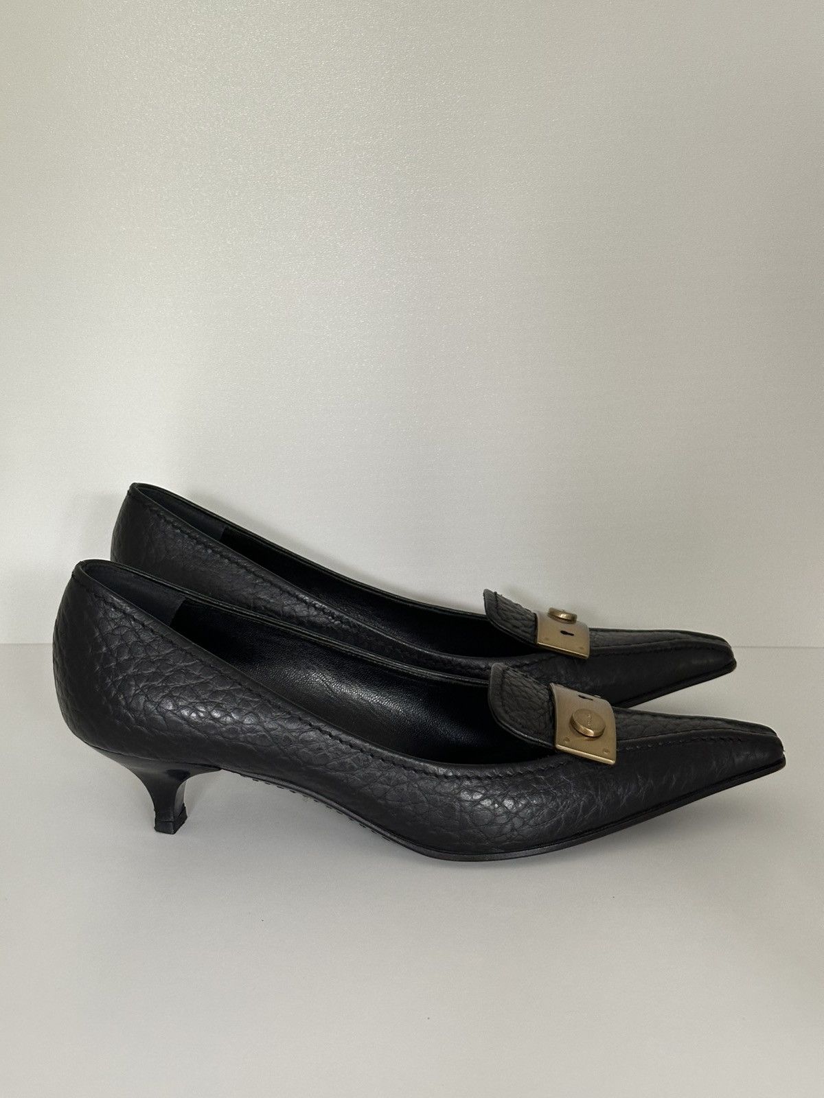 Designer × Prada Prada leather black pumps lock Size US 6.5 / IT 36.5 - 3 Thumbnail