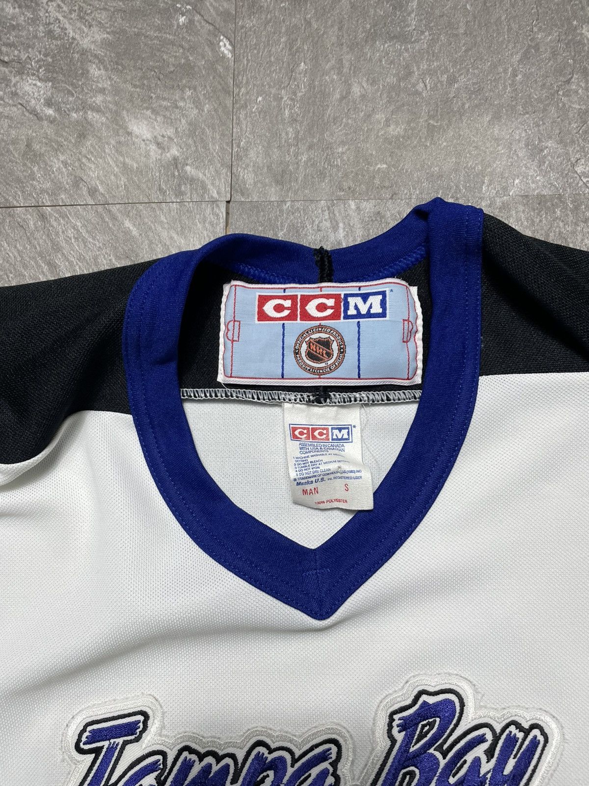 NHL Vintage 90s Tampa Bay Lightning Hockey Jersey Small S Blank Size US S / EU 44-46 / 1 - 8 Thumbnail