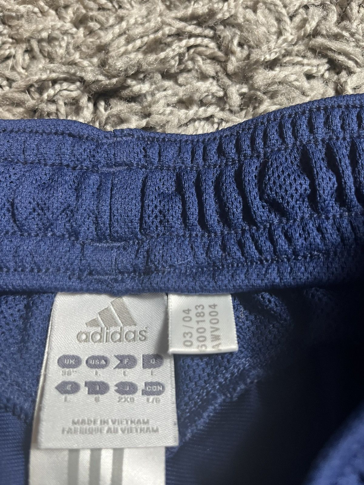 Adidas SPAIN ADIDAS FOOTBALL AWAY SHORTS 2003/04 POLYESTER Size US 32 / EU 48 - 5 Thumbnail