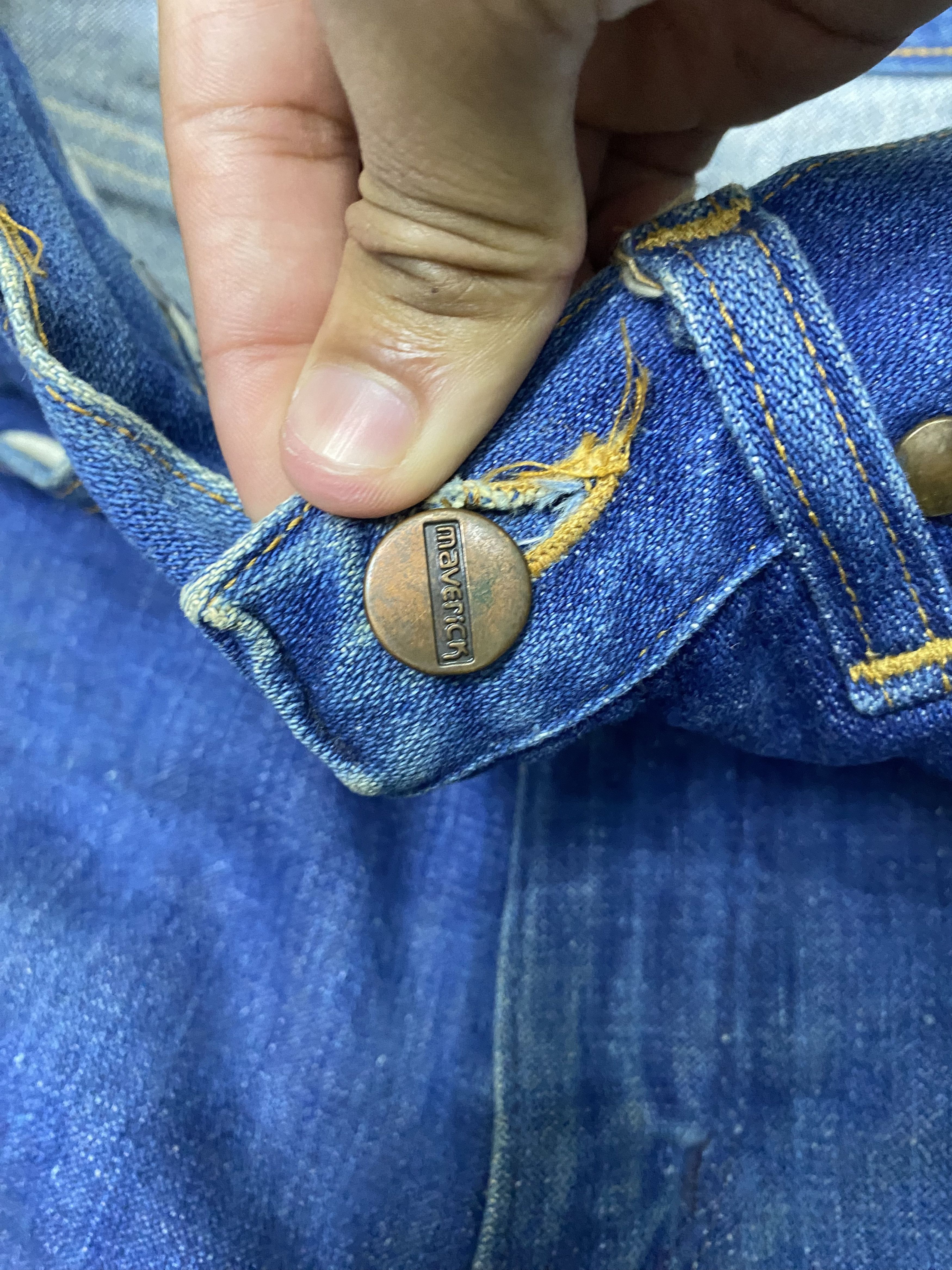Vintage Vintage Maverick Scovill Zipper USA Distress Denim Jeans Size US 28 / EU 44 - 9 Thumbnail