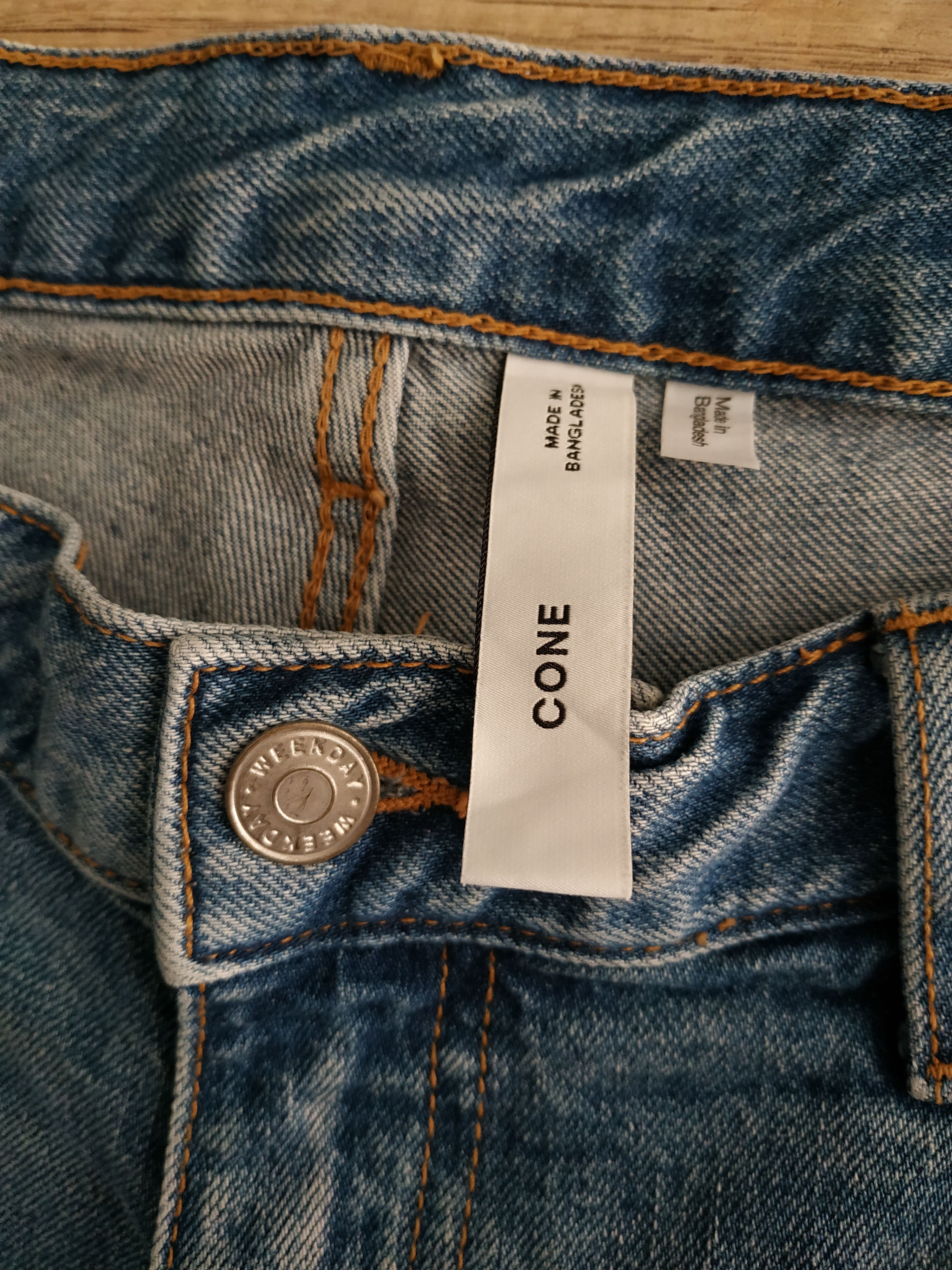 Weekday Weekday Men's Slim Tapered Jeans, W31 L32. Lee, Levi's Size US 31 - 9 Thumbnail